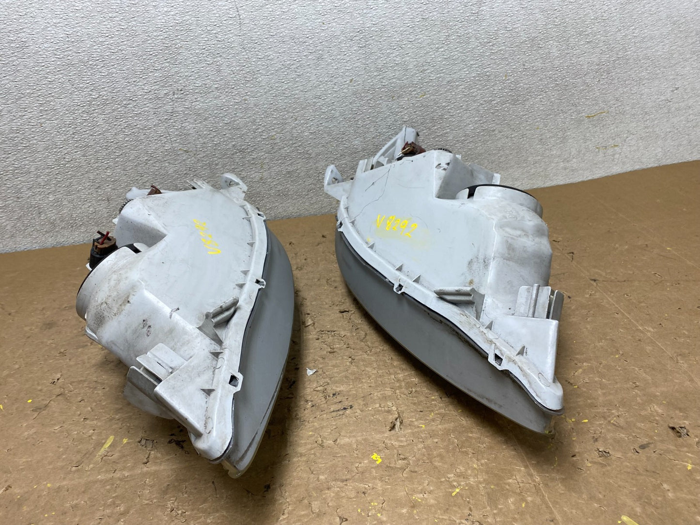 2002 2003 2004 Toyota Camry Left+Right Set Side Halogen Headlights V8292 DW15
