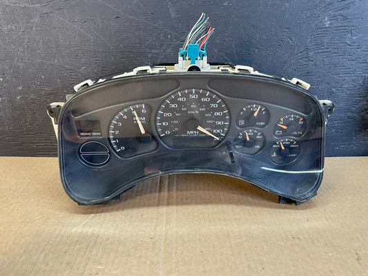 2002 GMC Yukon Speedometer Cluster Gauge AF3592 DG0