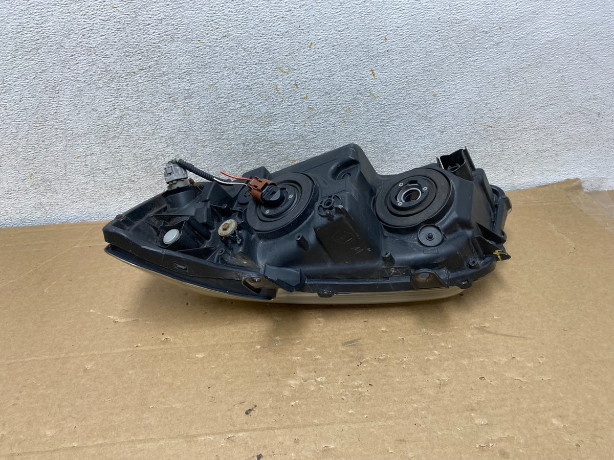 2004 2005 2006 Toyota Highlander Headlight Right Passenger RH Side AH8283 DW6