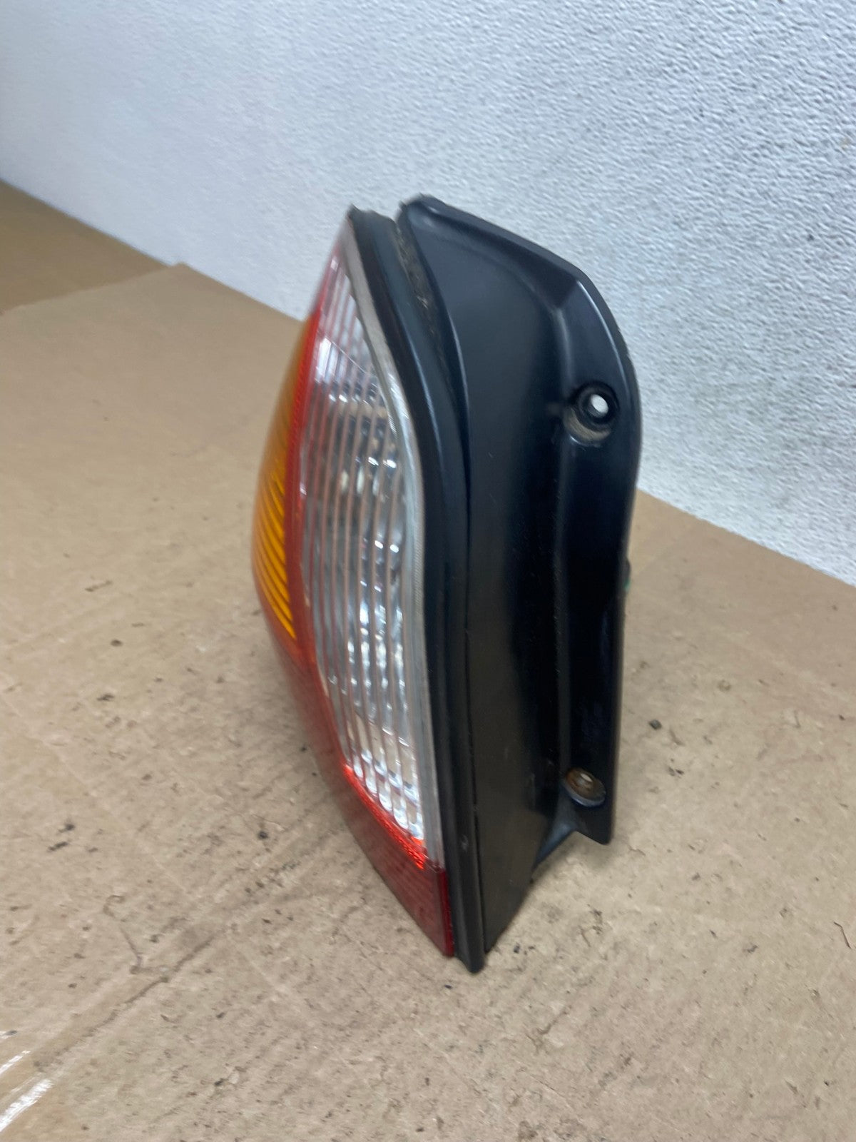 2001-2004 Hyundai Santa Fe Left Driver LH Side Tail Light AE6566 LK1