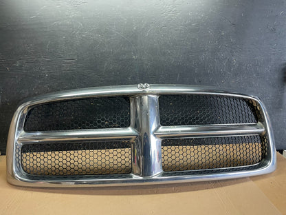 2002 2003 2004 2005 Dodge Ram 1500  Upper Front Grill Grille Z8593 DG0