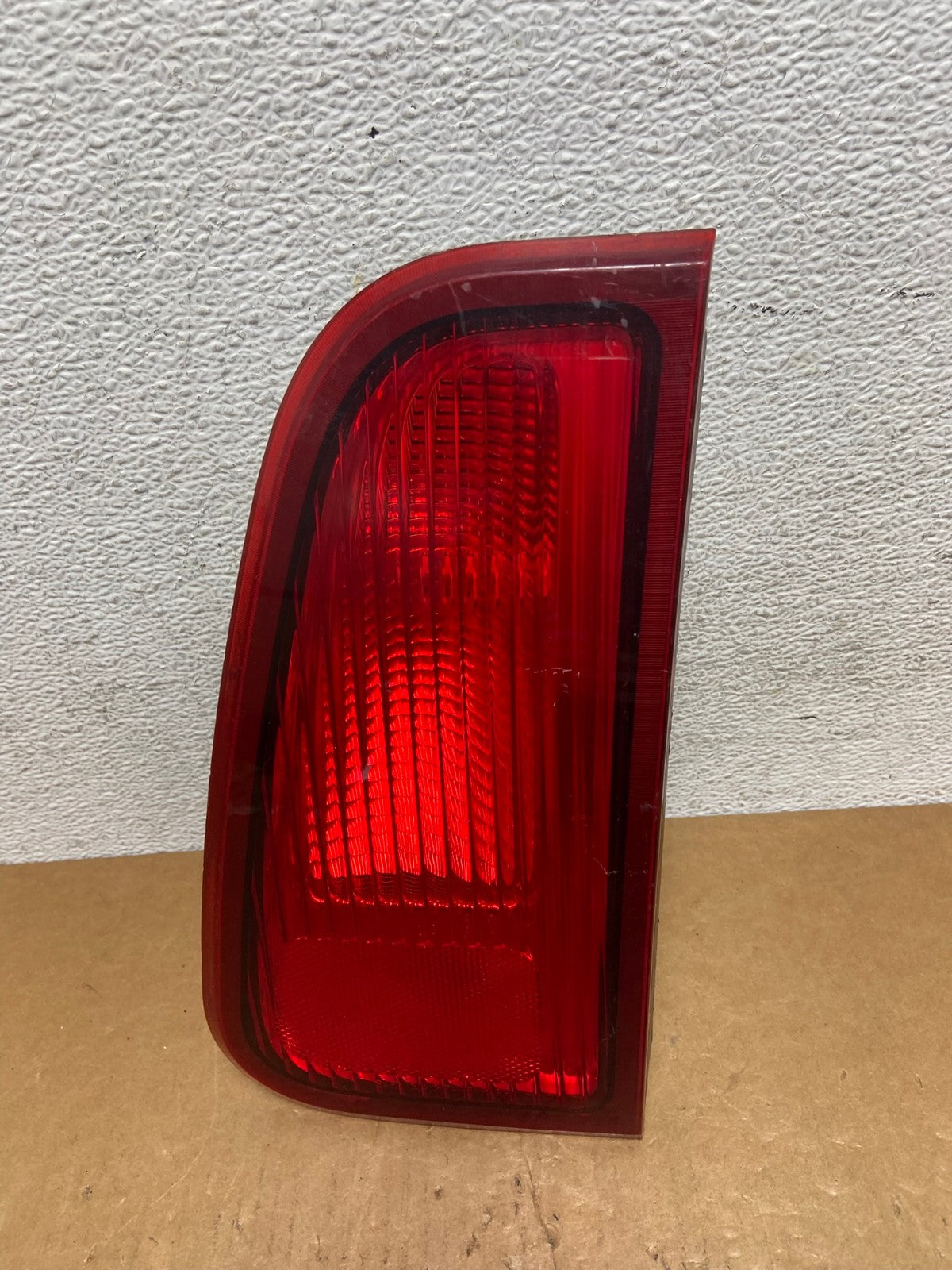 2003-2006 Lincoln Navigator Right Passenger Rh Tail Light Inner AE0266 LK0
