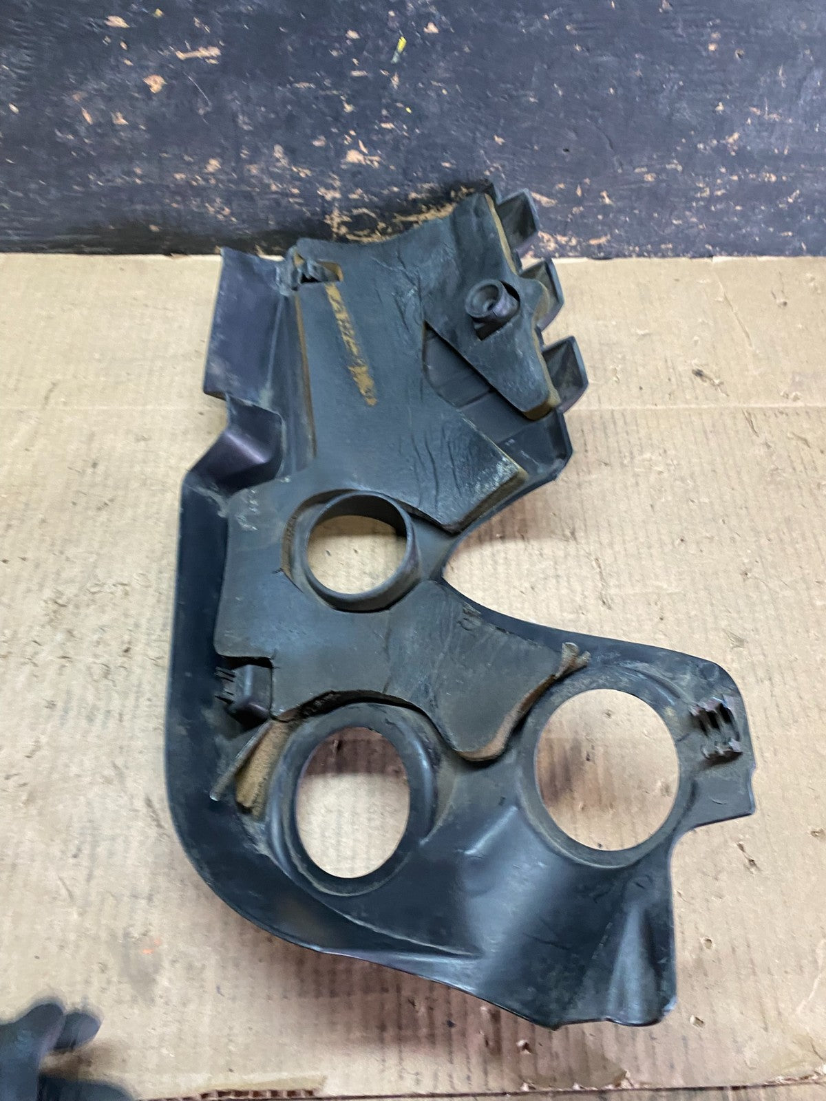 2008 to 2009 Pontiac G8 Left Driver Engine Motor Cover u6337 DG7