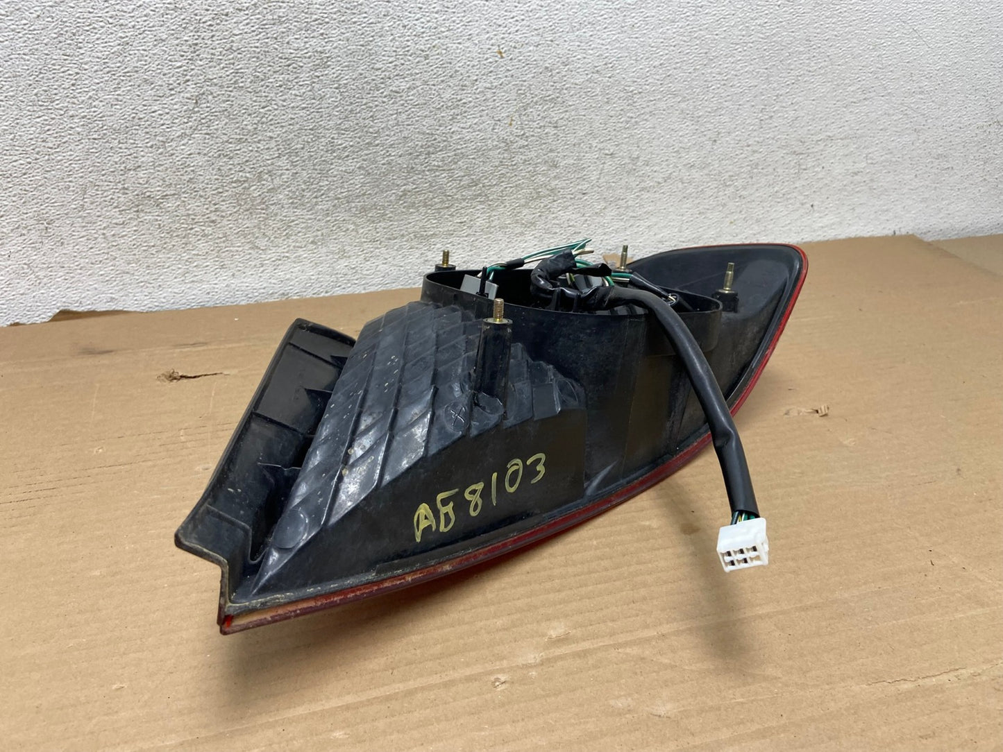 2000 2001 2002 Toyota Avalon Left Driver Side Tail Light AG8103 LK5