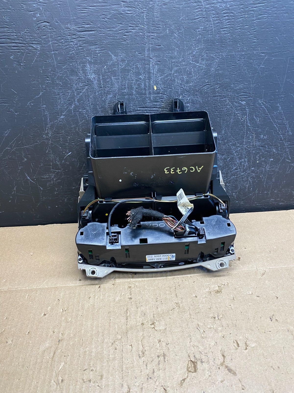 2003-2006 Mercedes W211 E320 E500 Climate Control A/C Heater Air Vent AC6733 DG4
