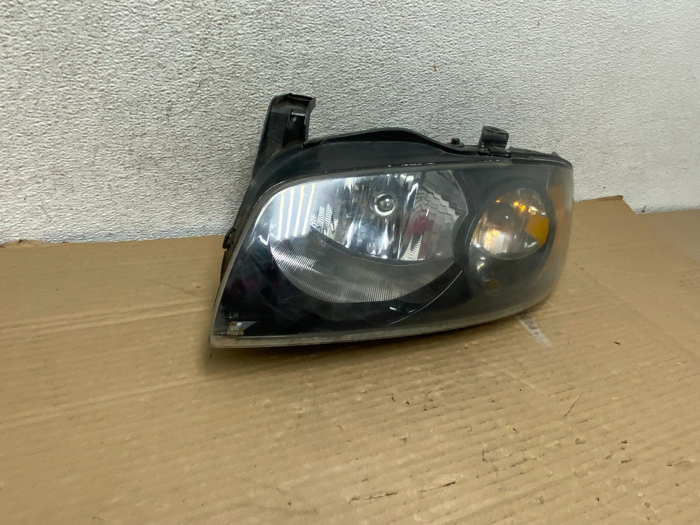 2004 - 2006 Nissan Sentra Halogen Left Driver LH Headlight AG8959 DW1