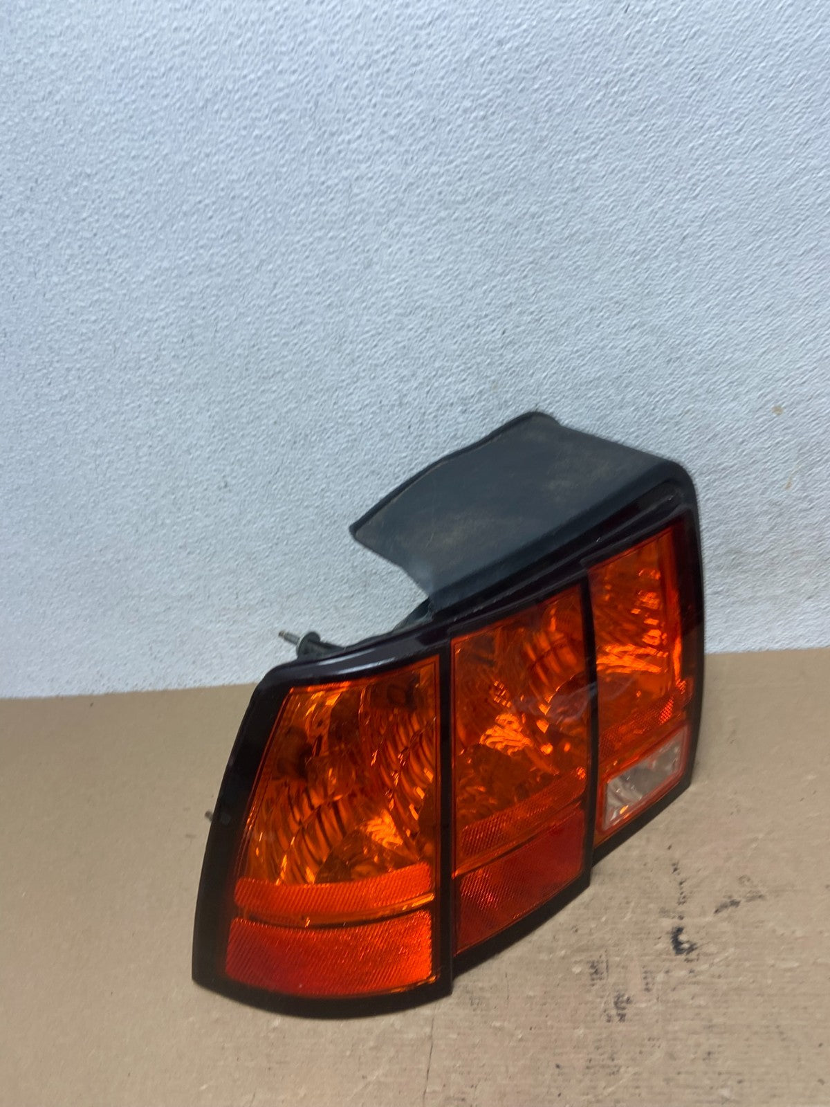 1999 - 2004 Ford Mustang Left Driver Lh Side Tail Light AF4497 DW2