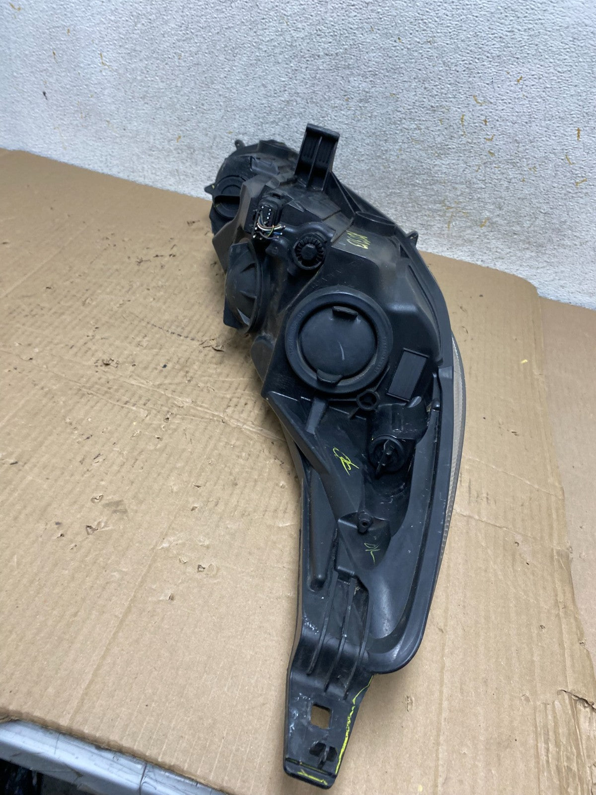2014 to 2019 Ford Fiesta Left Driver LH Halogen Headlight AI1313 DW10