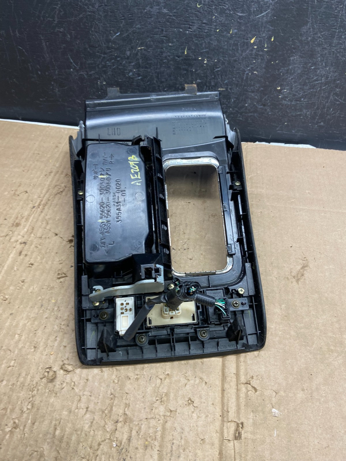1998 2005 Lexus GS300 Center Console Shifter Bezel Cup Holder Trim ae2073 DG6