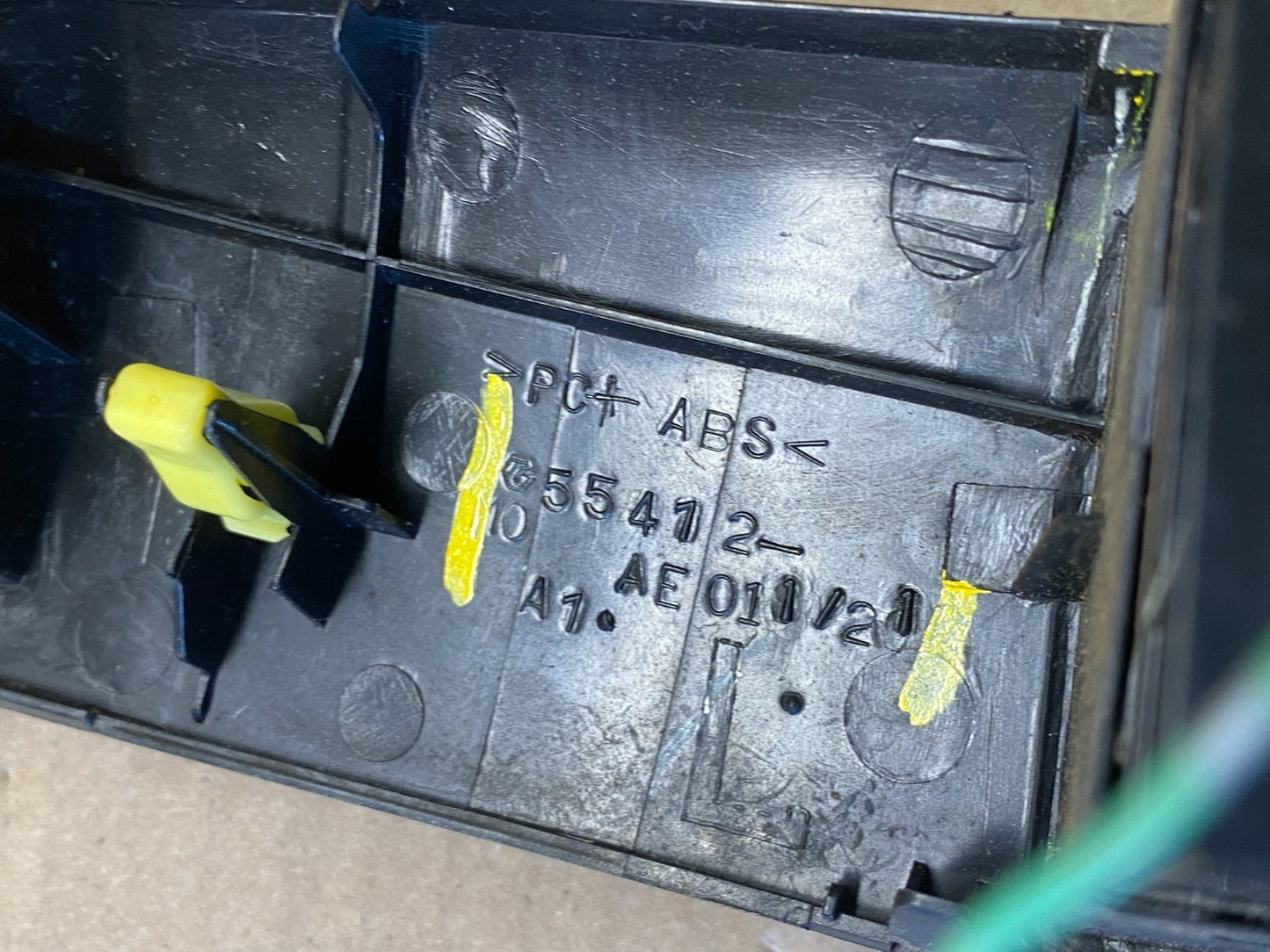 2004 to 2010 Toyota Sienna Left Side Climate Switches Bezel Trim OEM  S2638 DG5