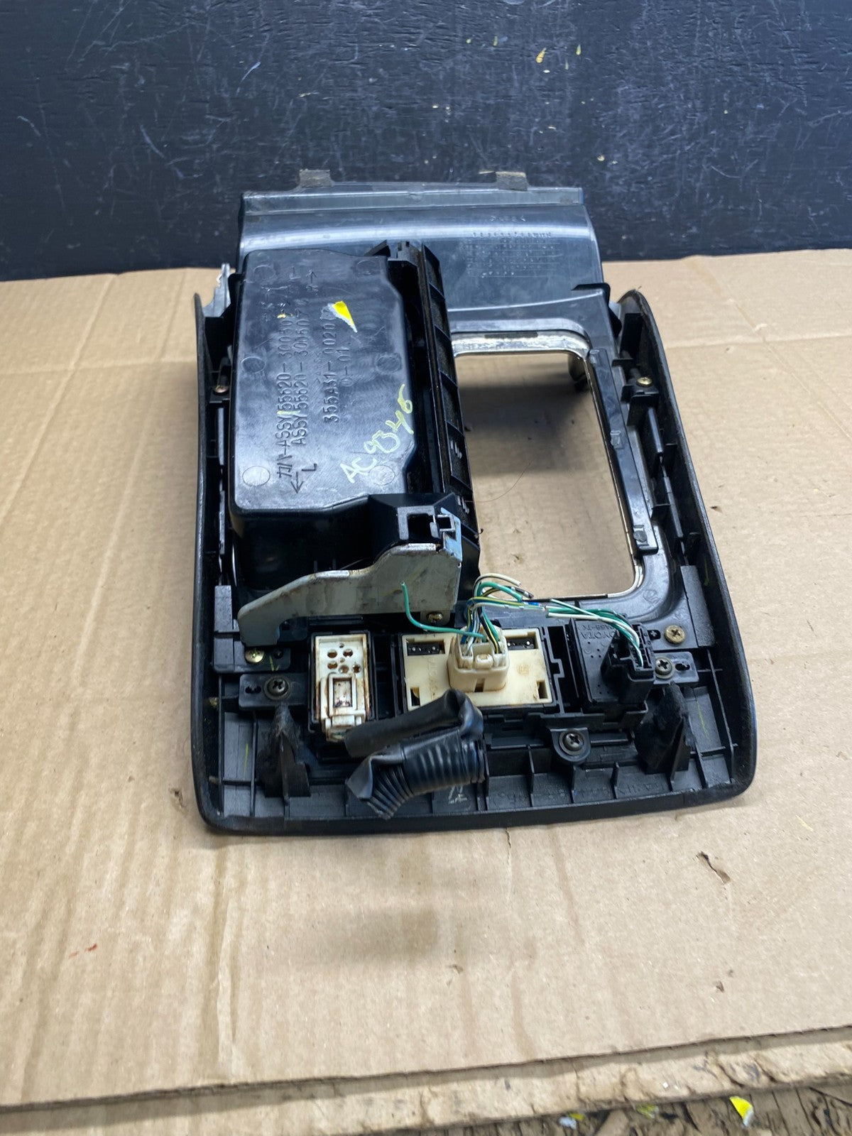 1998 2005 Lexus GS300 Center Console Shifter Bezel Cup Holder Trim AC9346 DG6