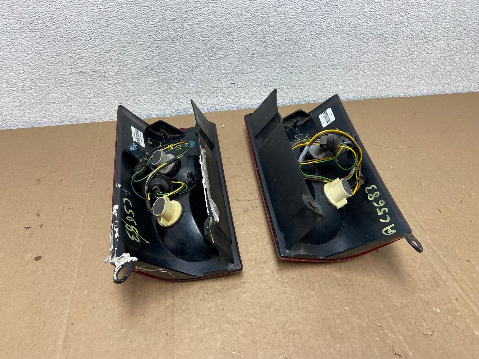 2003 to 2017 Chevrolet Express 1500 Left+Right Side Tail Lights Oem AC5683 LK9