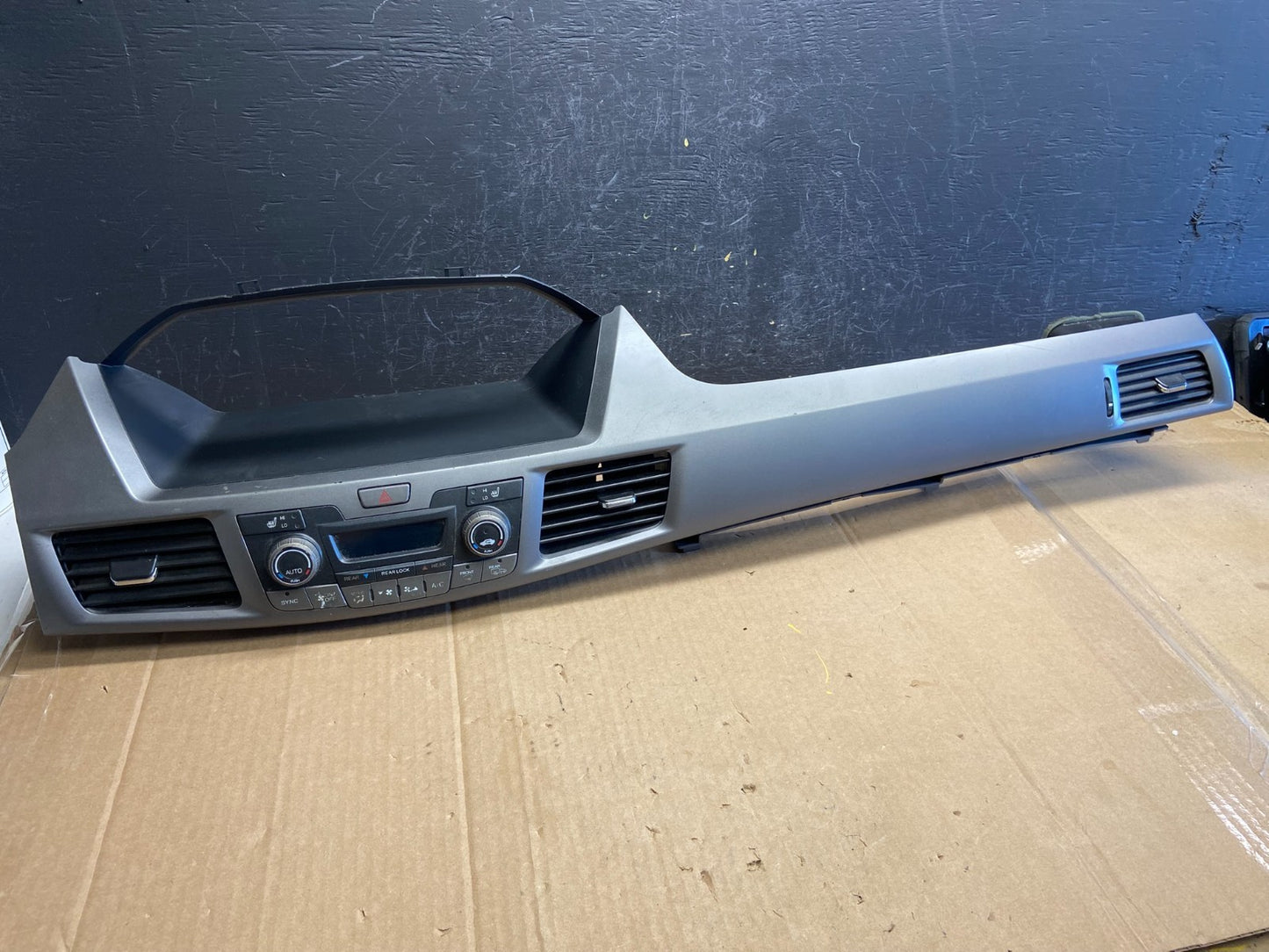 2011-2013 Honda Odyssey Dash Climate Control A/C Cluster Trim Bezel ad2132 DG3