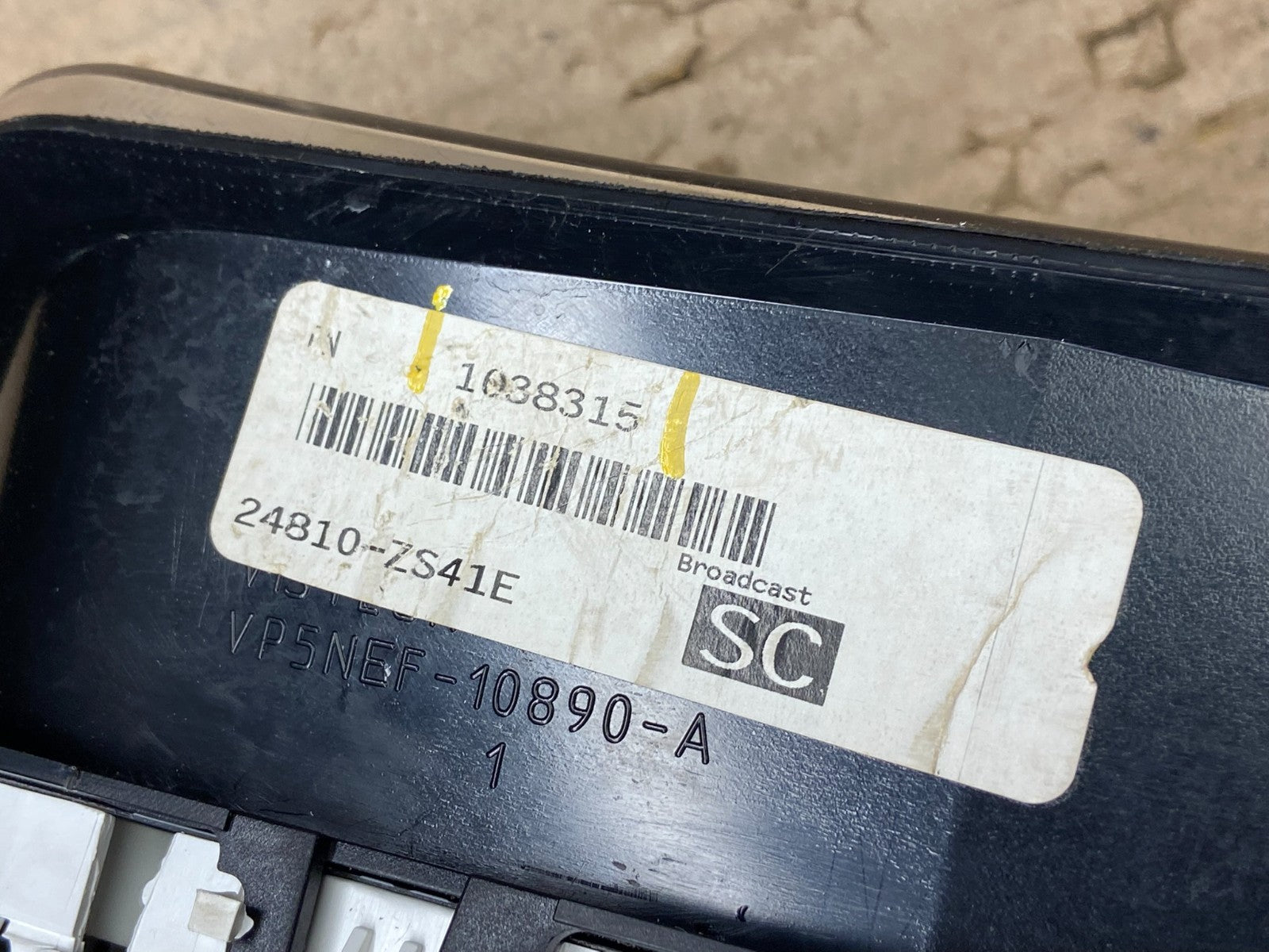 2007 Nissan Xterra Frontier Speedometer Cluster Gauge OEM T6295 DG7