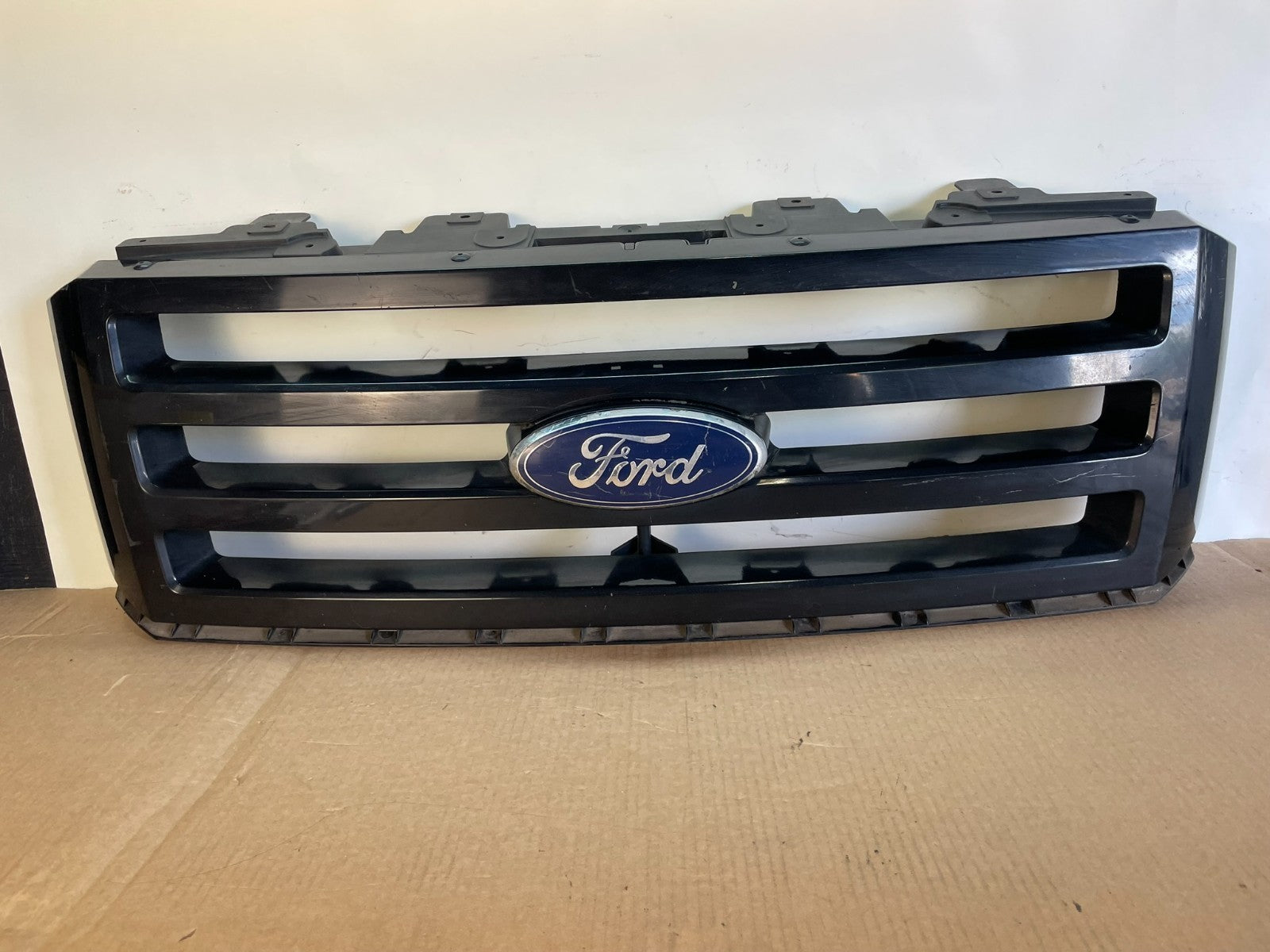 2007 to 2014 Ford Expedition Front Upper Chrome Grill Grille AG3133 DG0