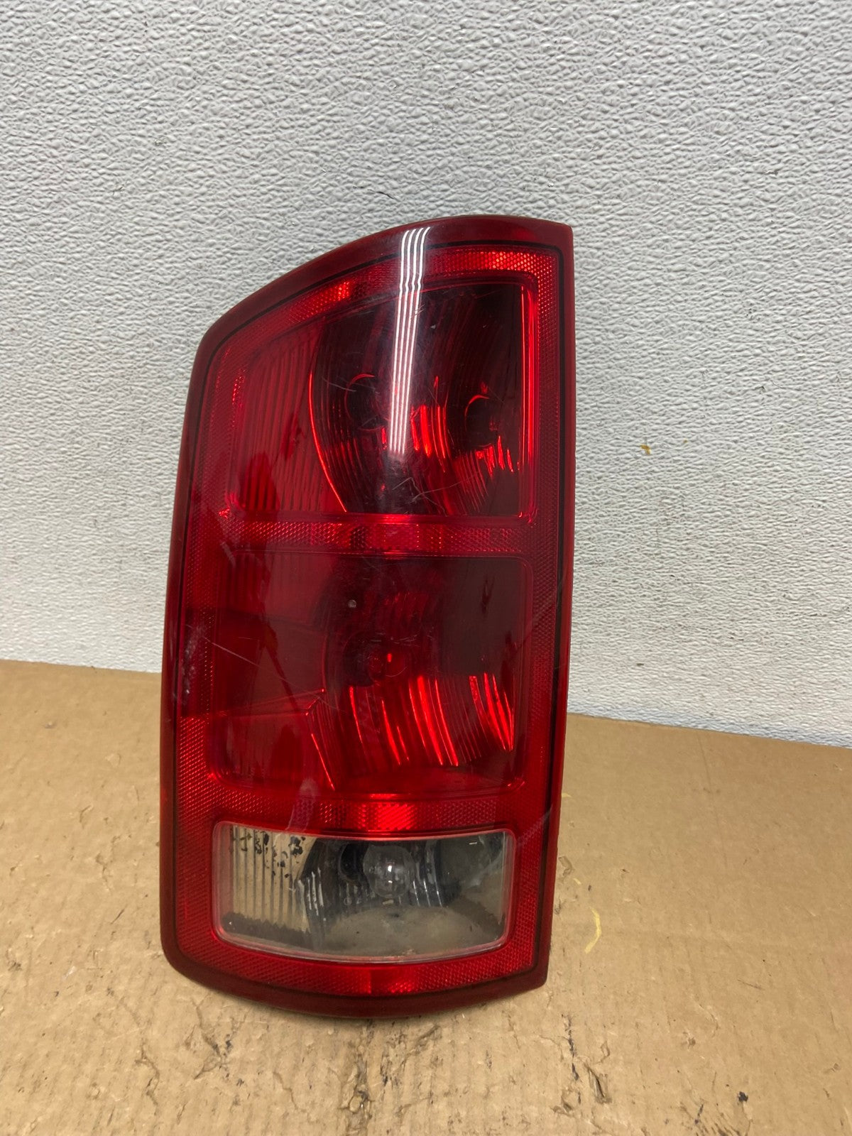 2002 to 2006 Dodge Ram 1500 Left Driver side Tail Light AD2384 LK0