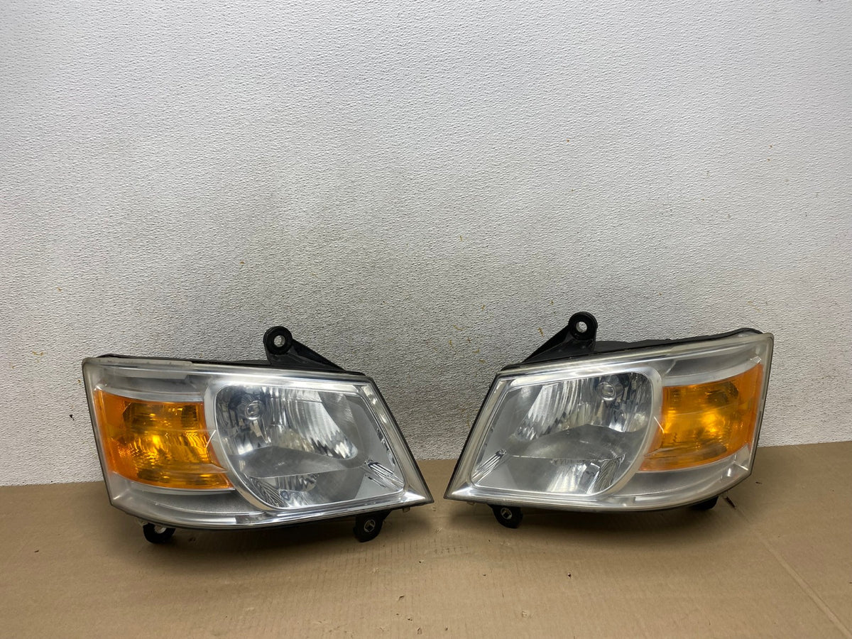 2008 to 2010 Dodge Caravan Left+Right Set Side Halogen Headlights AI1407 LK0