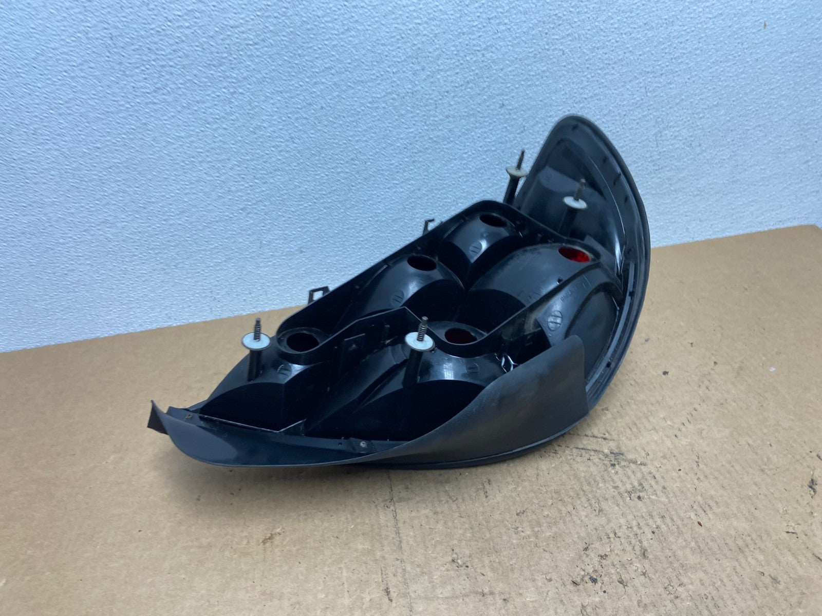 1999-2005 Pontiac Grand AM Right Passenger RH Side Tail Light AD2430 LK4