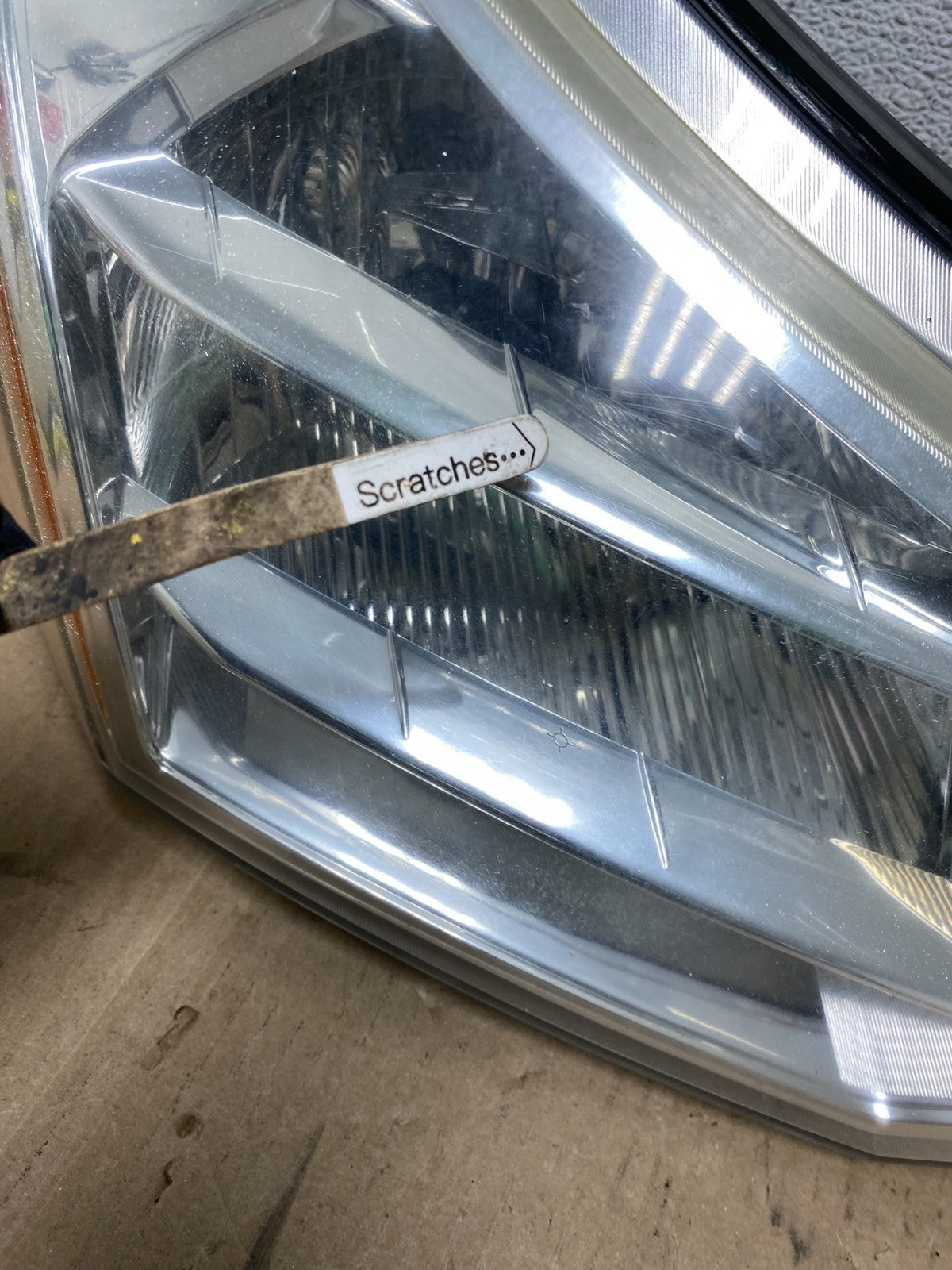 2008 2009 2010 2011 Ford Focus Right Passenger Rh Side Headlight AE7015 DW3