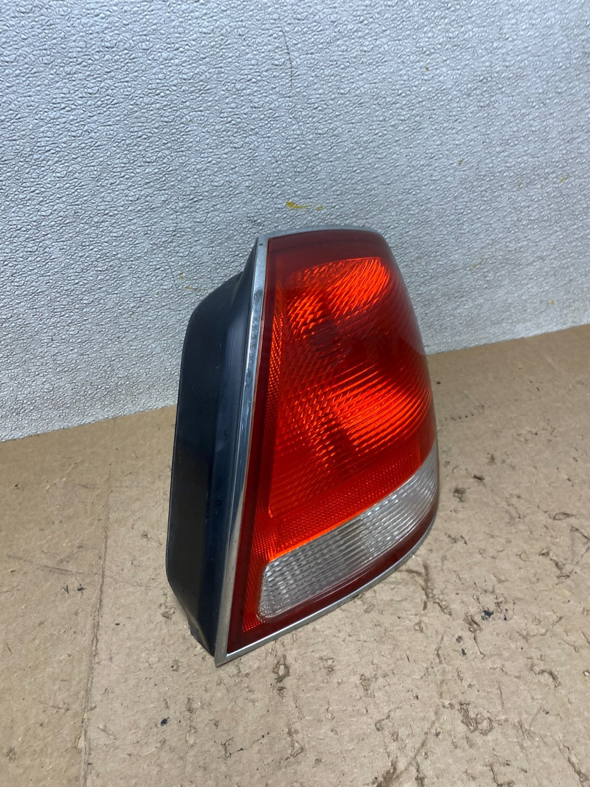 2001-2003 Hyundai XG300 XG350 XG Right Passenger Side Tail Light Oem X2416 DW2