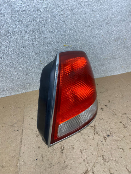 2001-2003 Hyundai XG300 XG350 XG Right Passenger Side Tail Light Oem X2416 DW2