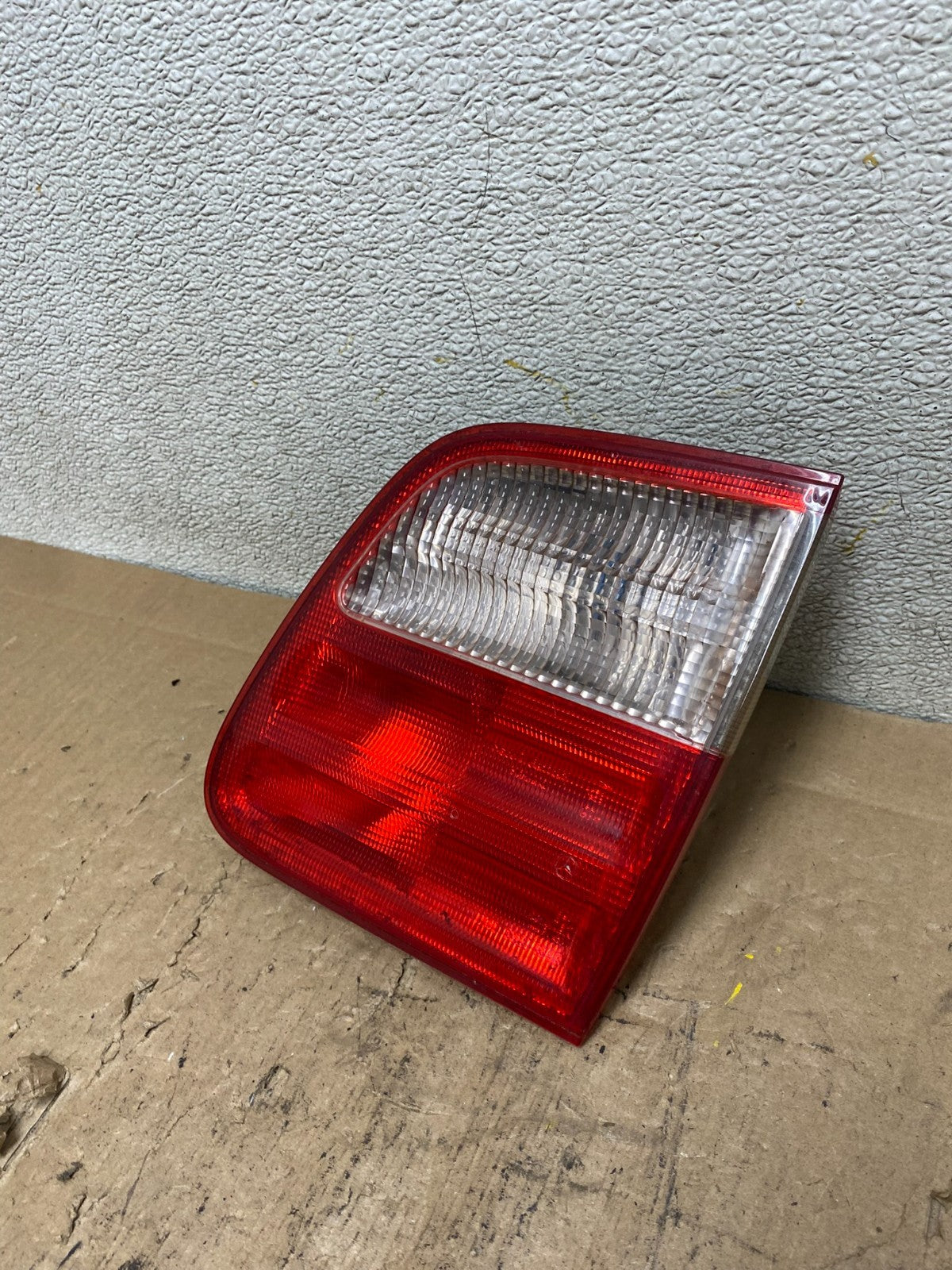 2000-2002 Mercedes-Benz E-Class E320 Wagon Right Passenge Inner Tail Light S15951