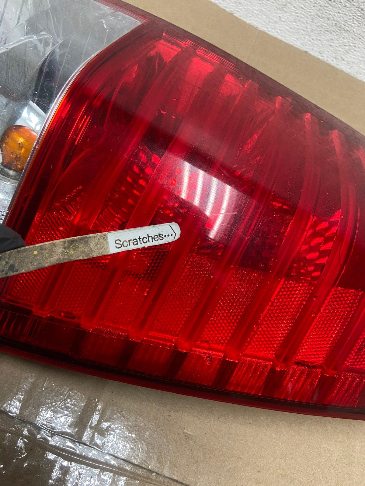 2007 to 2010 Kia Sedona Left Driver LH Side Tail Light AE4839 LK3