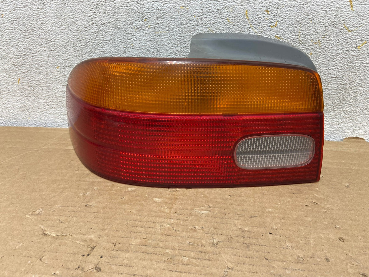 1998 to 2002 Chevrolet Prizm Left Driver Lh Side Tail Light AH8851 LK0