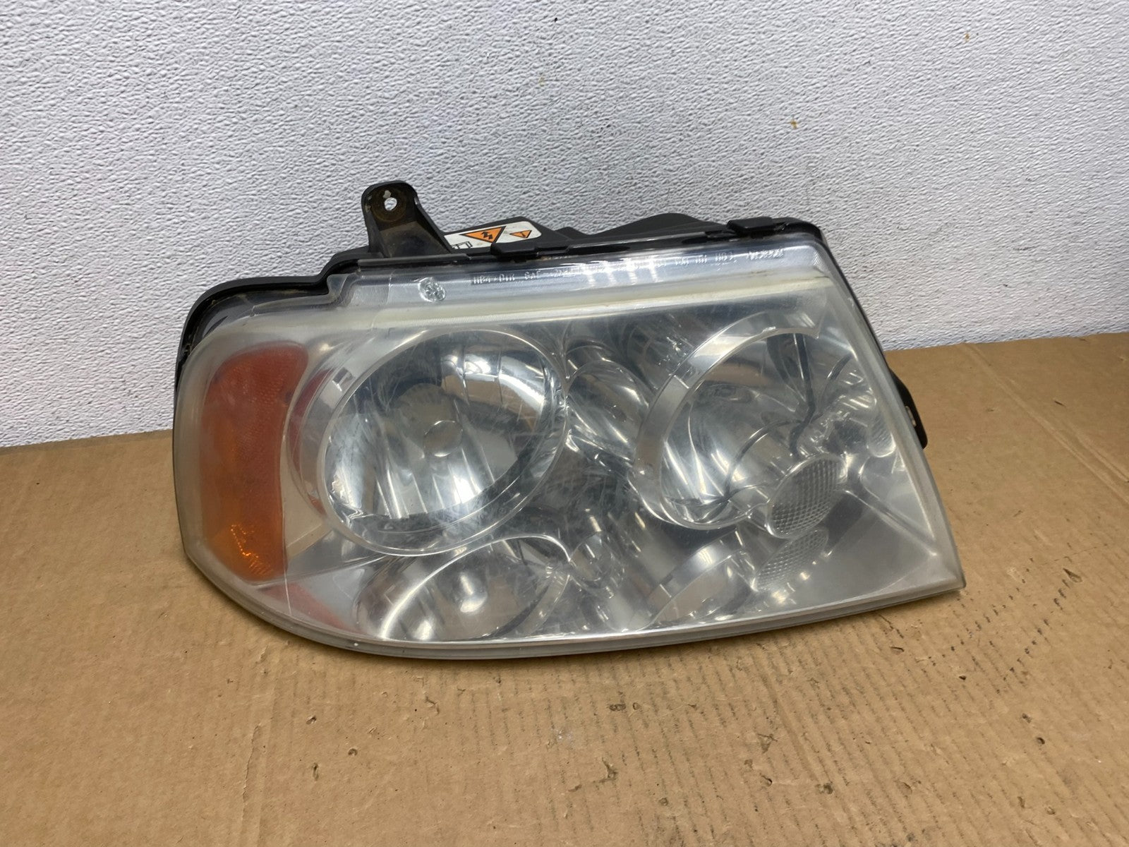Xenon 2003-2006 Lincoln Navigator Right Passenger Side Headlight AD0950 DW0