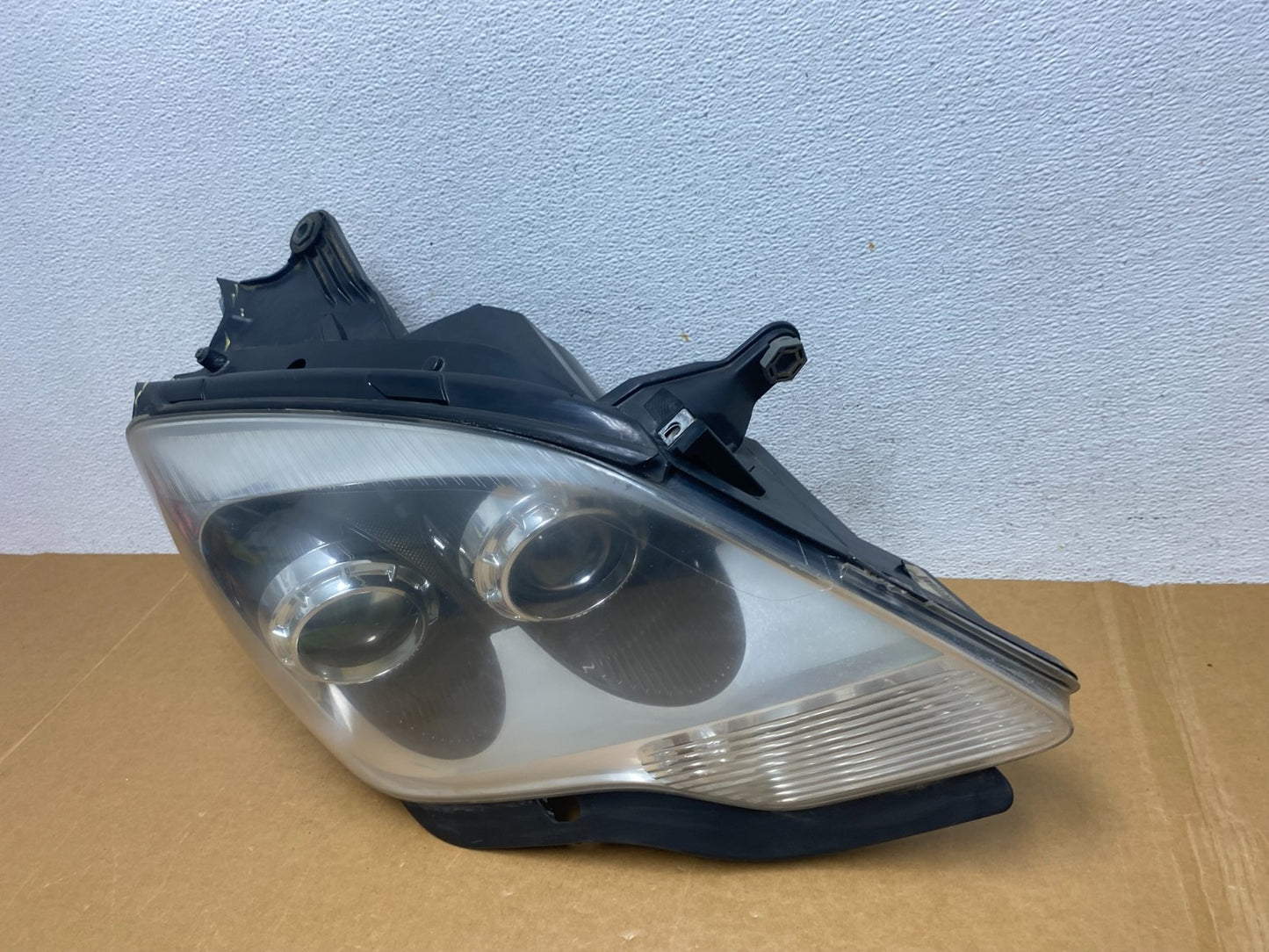 2007-2012 Gmc Acadia Xenon HID Headlight Right Passenger Side AD8898 DW1