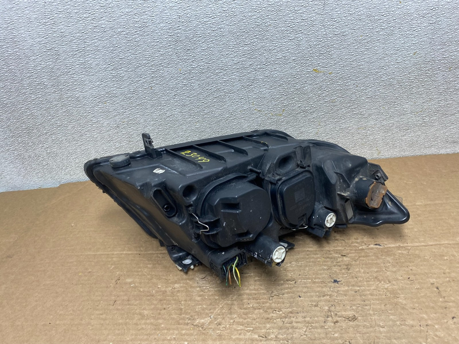 Halogen 2006 to 2008 BMW 3 Series Headlight Left Driver LH Oem Z3049 DW6