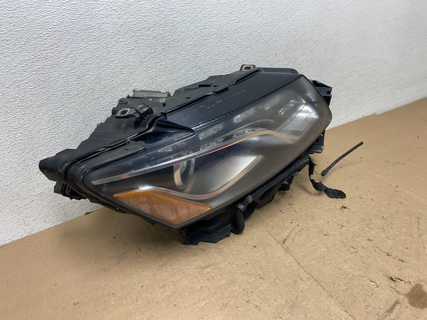 2009 to 2012 Audi Q5 Right Passenger RH Side Xenon HID Headlight AG5601 DW2