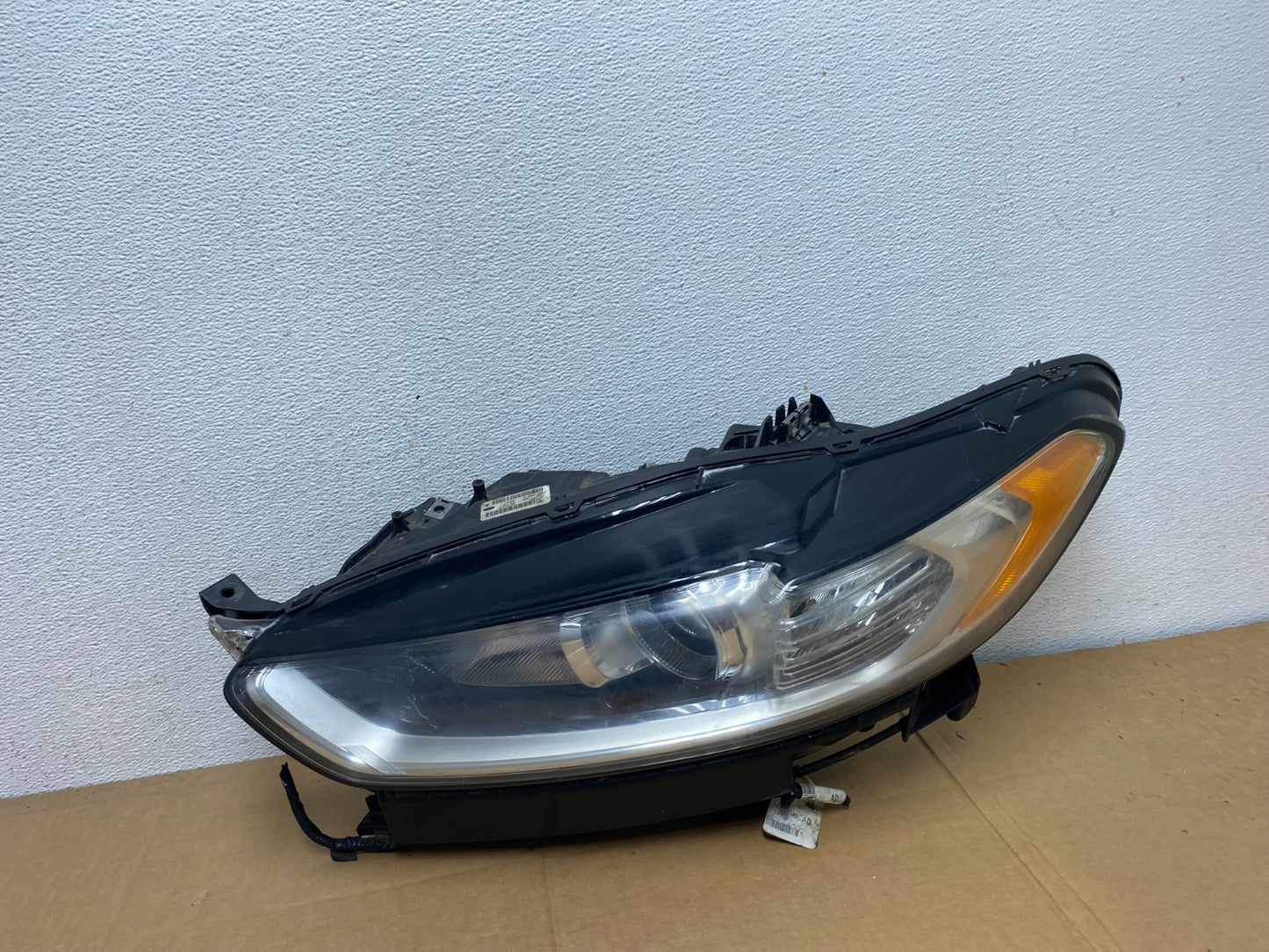 2013 to 2016 Ford Fusion Left Driver Lh Side Headlight AD0717 DW0