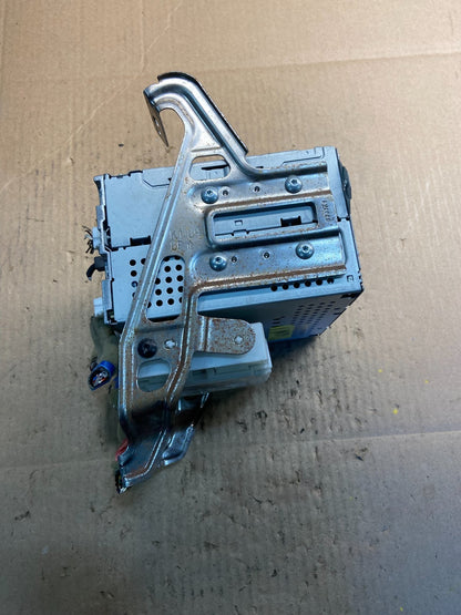 2013 to 2017 Nissan Pathfinder Radio AM/FM Receiver OEM Z0668 DG2