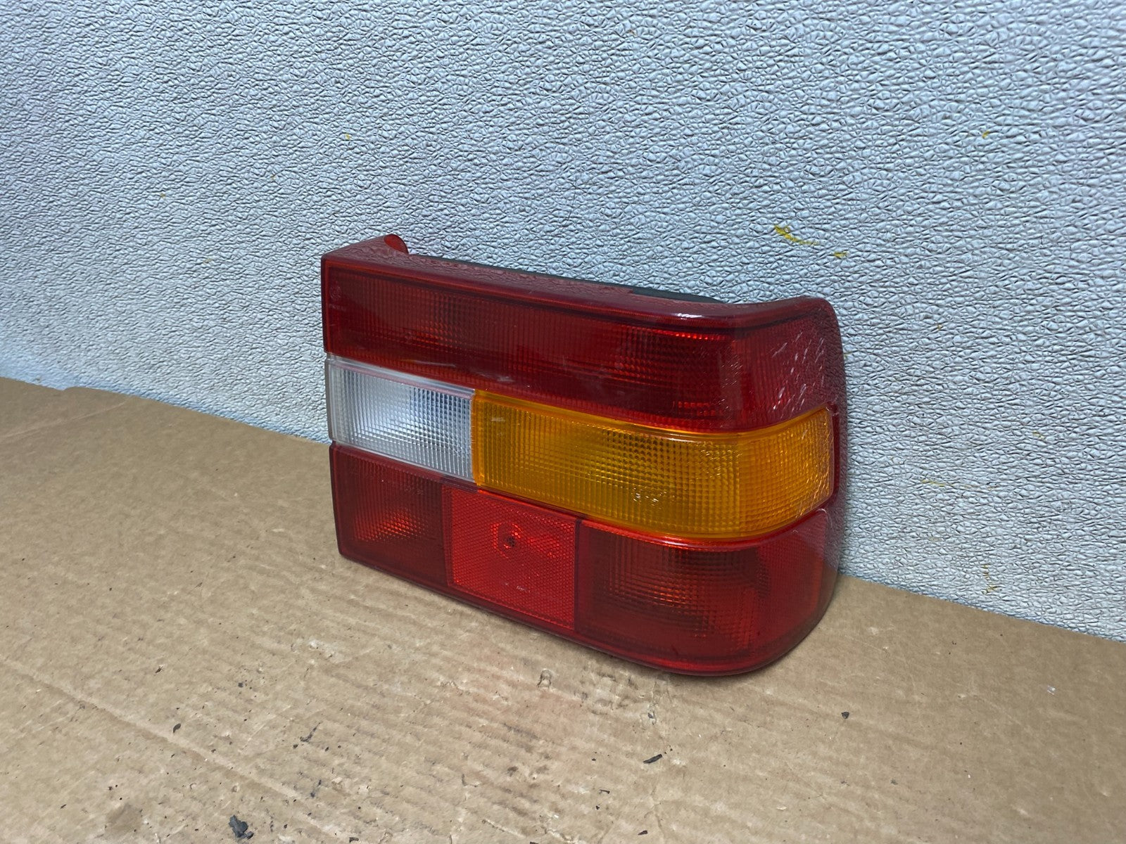 1993 to 1994 Volvo 850 Passenger Right Side Tail Light Sedan Z1532 PS1