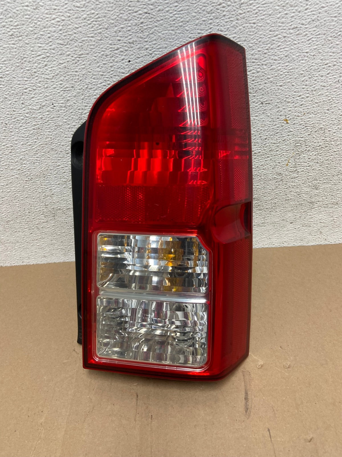 2005 to 2012 Nissan Pathfinder Right Passenger RH Side Tail Light AE7146 LK0