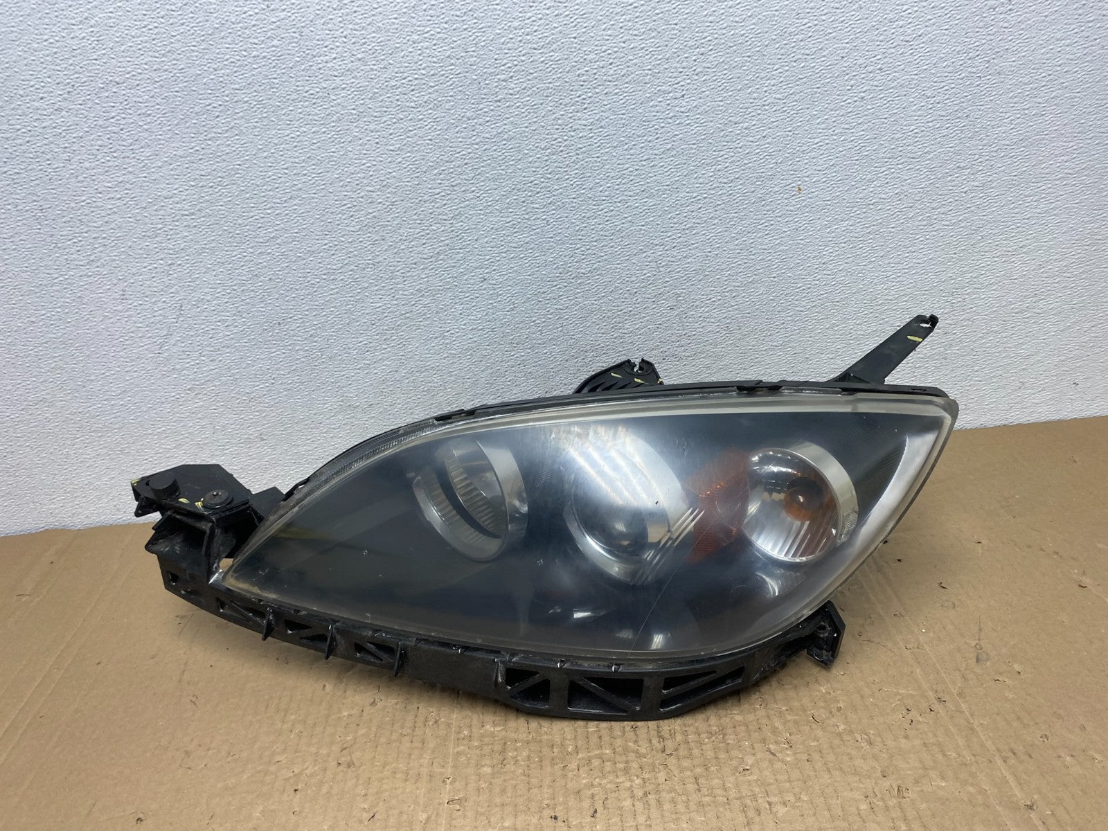 2004 to 2009 Mazda 3 Hatchback Left Driver LH Side Xenon Headlight AC3919 DW0