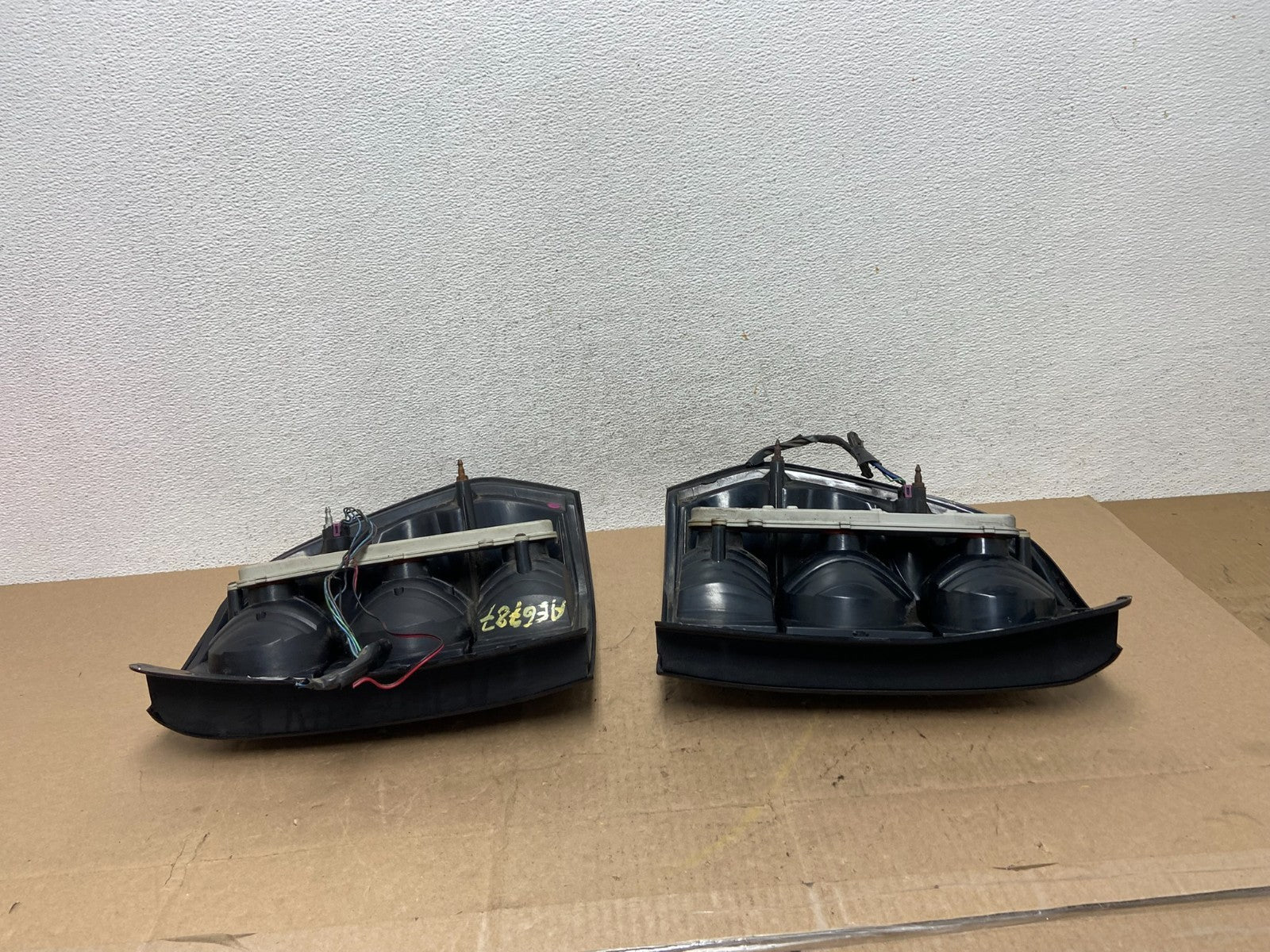 2002 to 2009 Chevrolet Trailblazer Left+Right Side Tail Lights AE6787 DW8