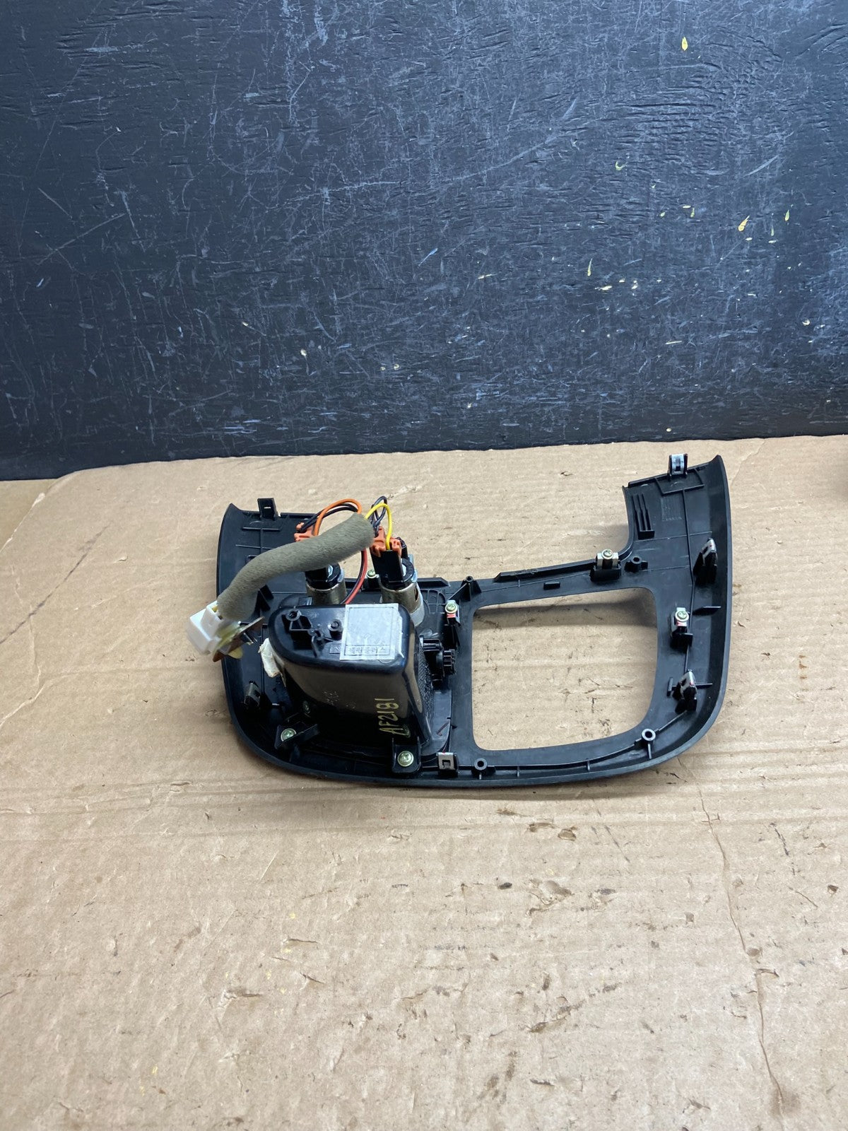 2006-2012 Hyundai Entourage Center Console Gear Shifter Bezel Astray AF2181 DG3