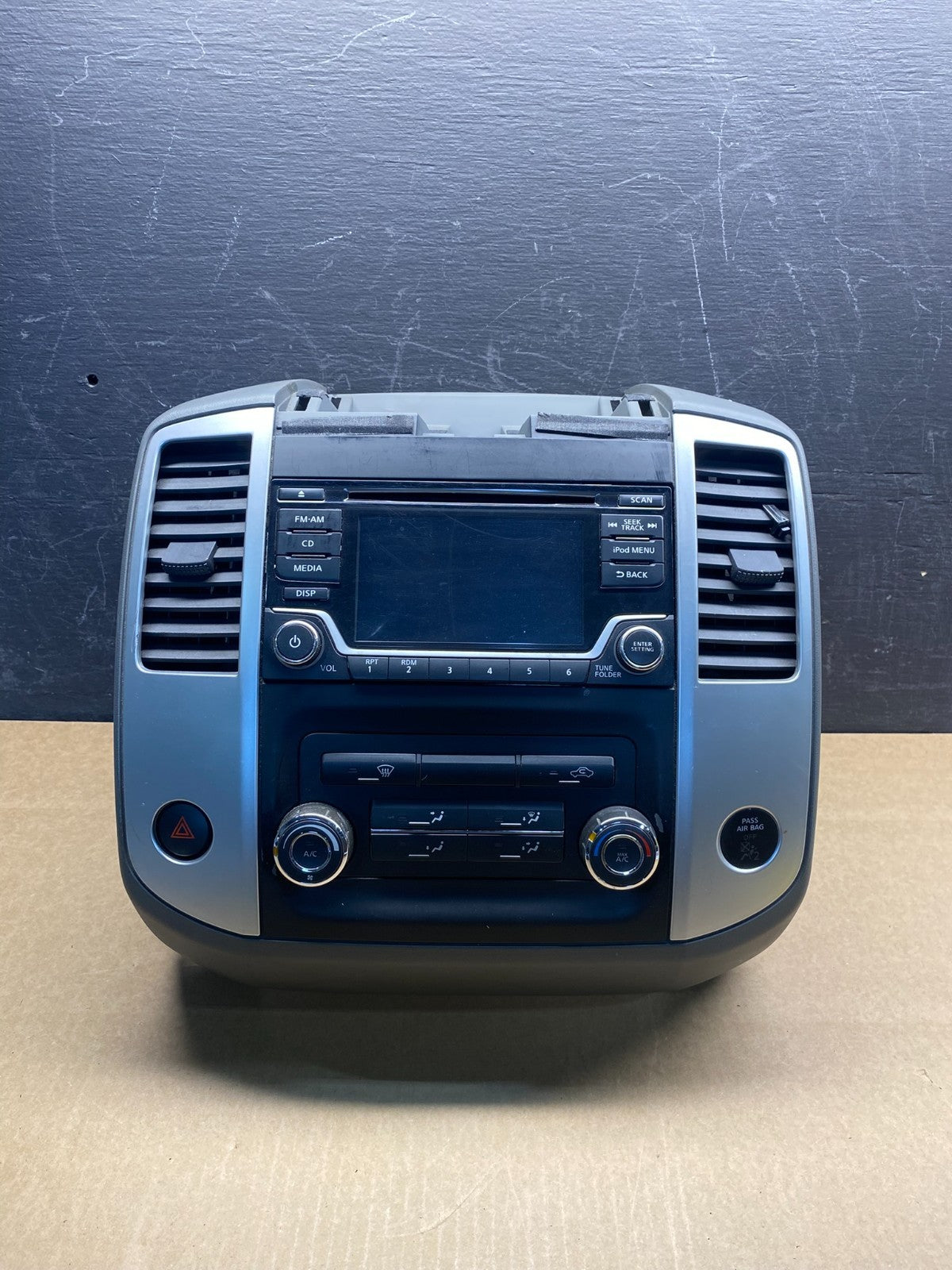 2016-2018 Nissan Xterra Frontier AM FM CD Player Radio Climate Control AG7347 DG0