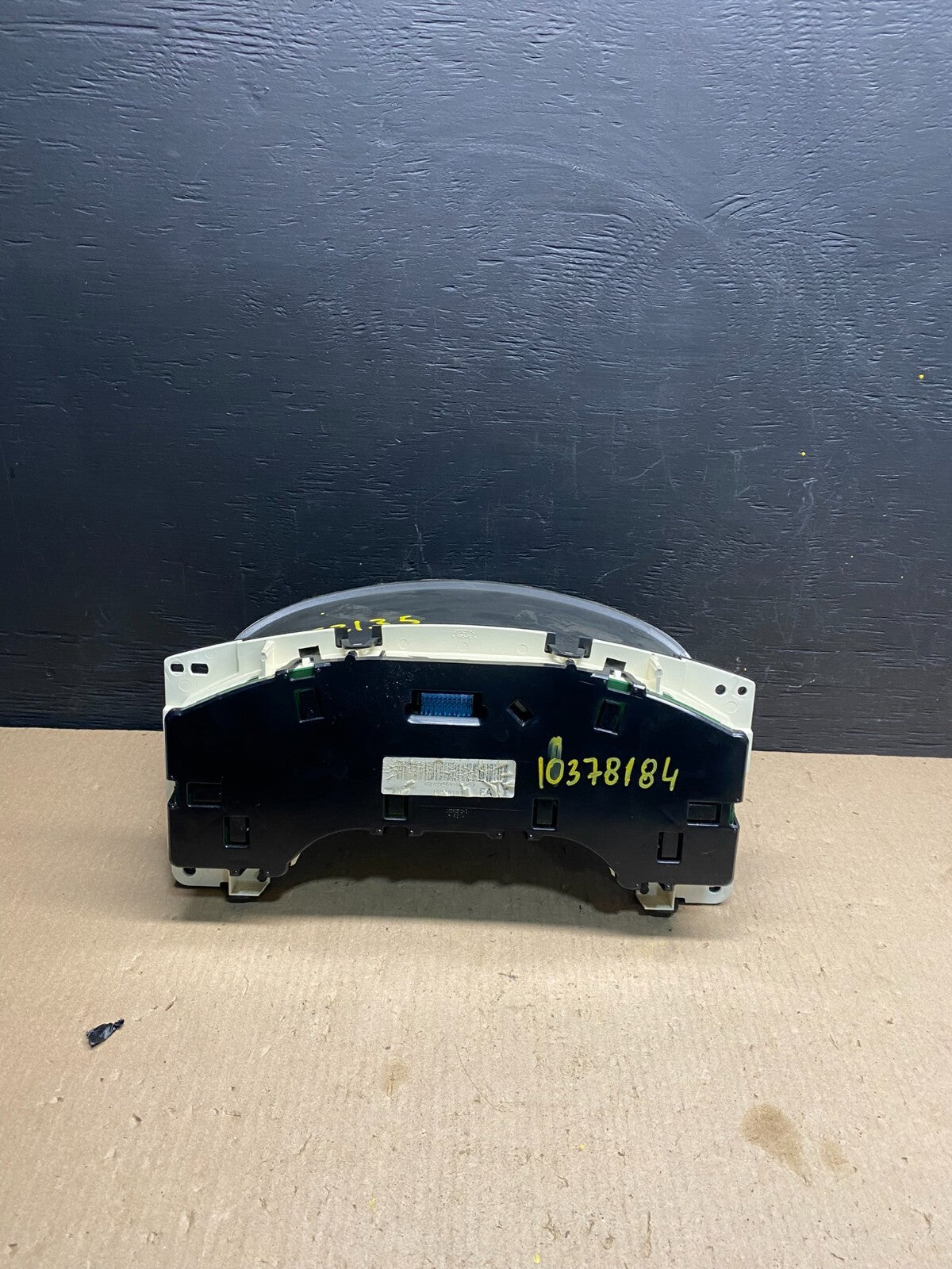 2004 to 2007 Chevrolet Express Speedometer Cluster Gauge E2135 PS5