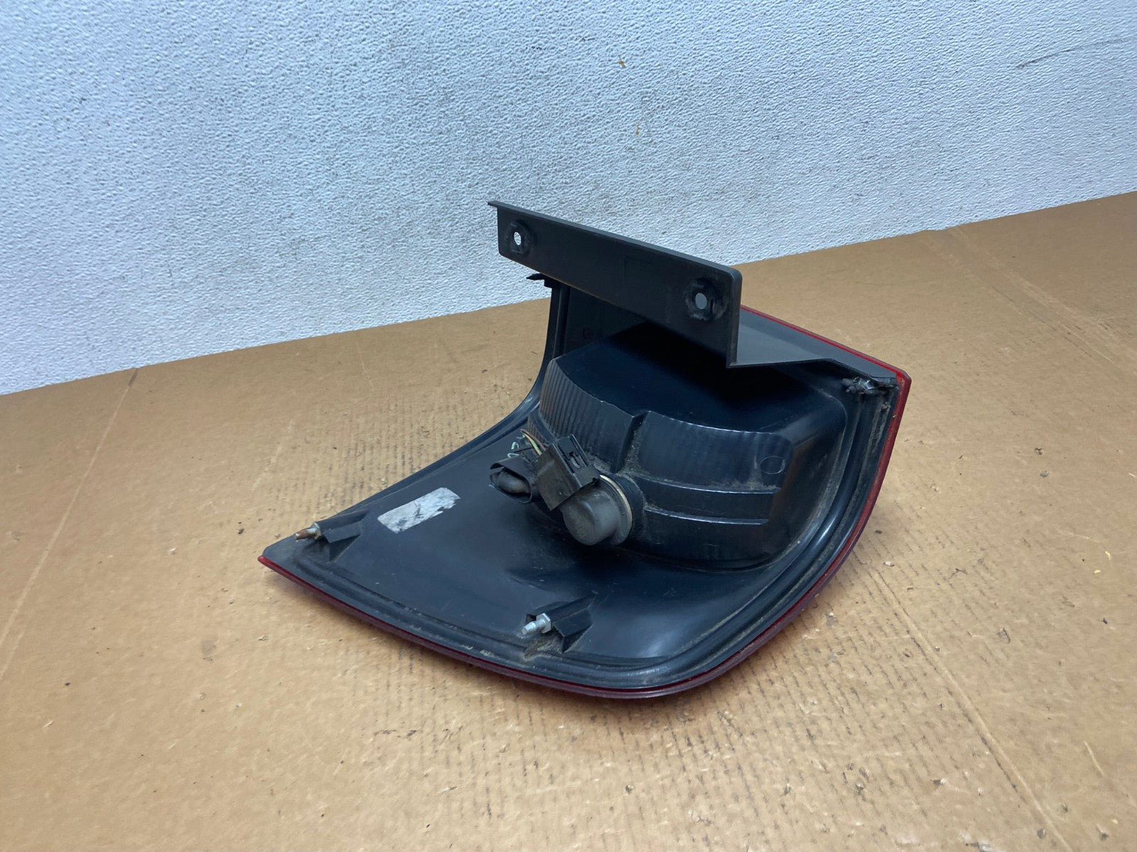 2003 to 2006 Lincoln Navigator Left Driver LH Side Tail Light AE0241 LK5
