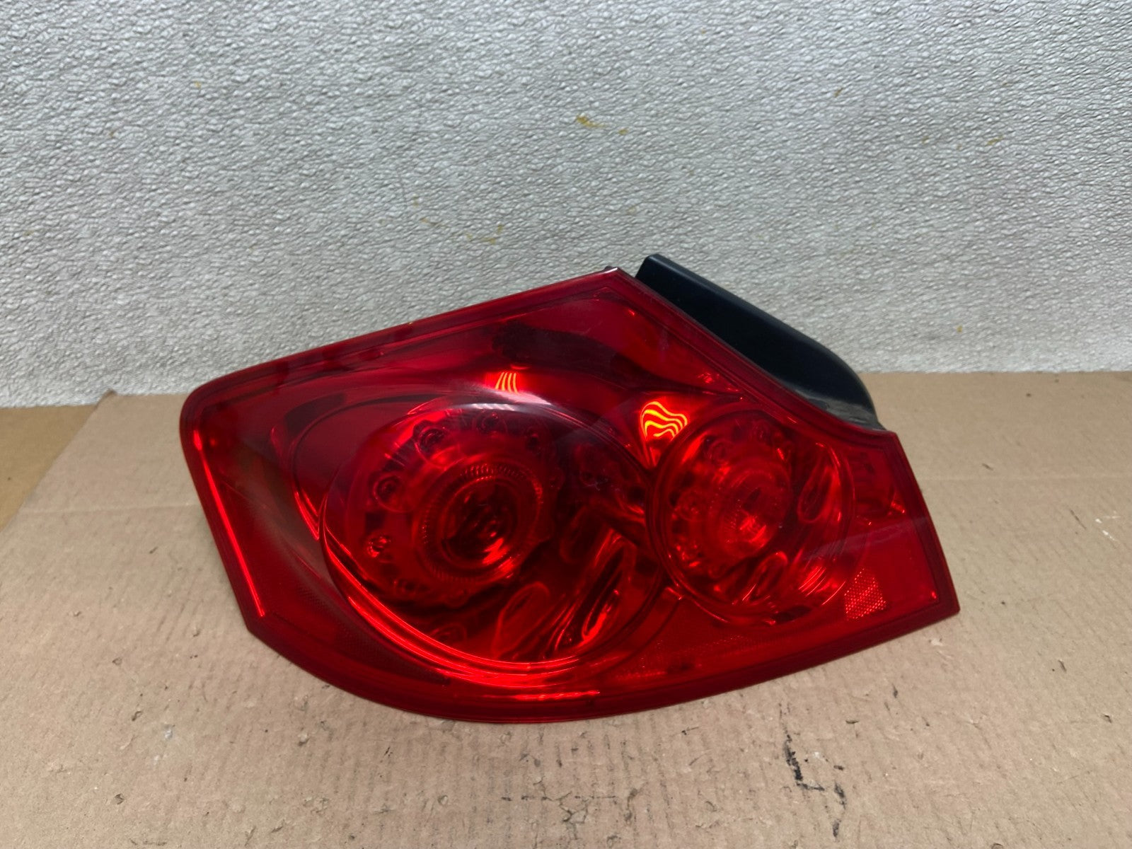 2007 to 2013 Infiniti G35 G37 Sedan Left Driver LH Side Tail Light Oem Z6095 DW0