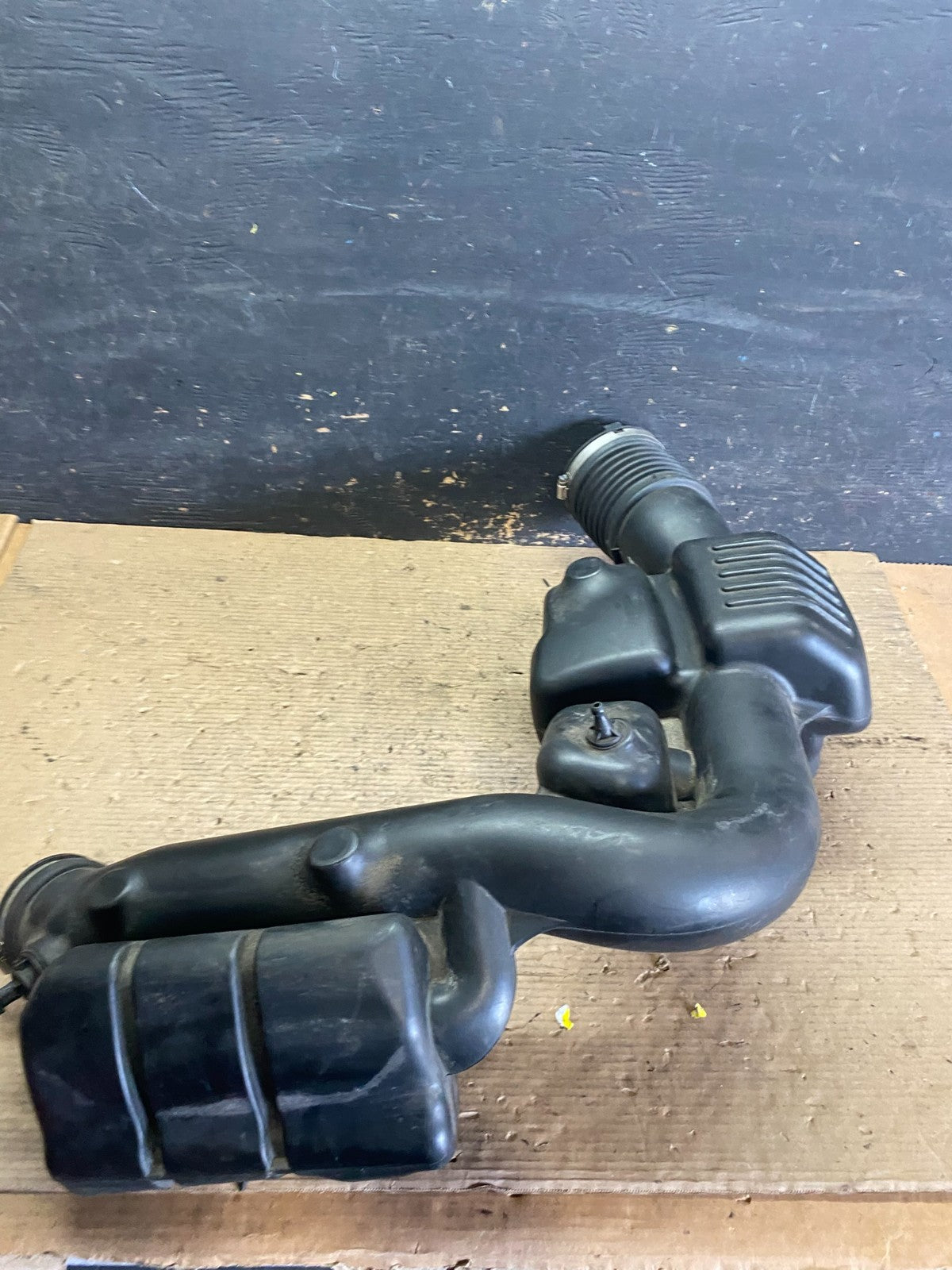 2011 - 2013 Dodge Durango 3.6L Resonator Air Intake Tube S3547 DG2