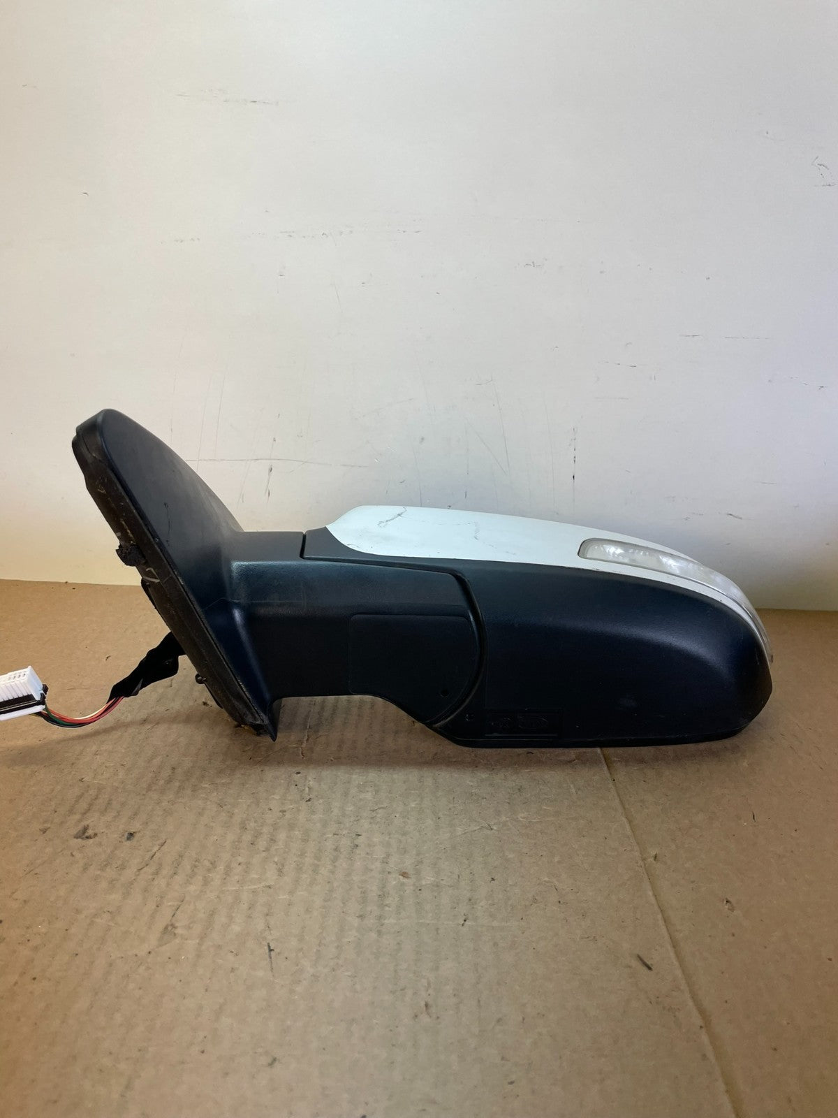 2011 - 2015 Kia Sorento Left Driver Lh Side Door Mirror Turn Signal AH62533