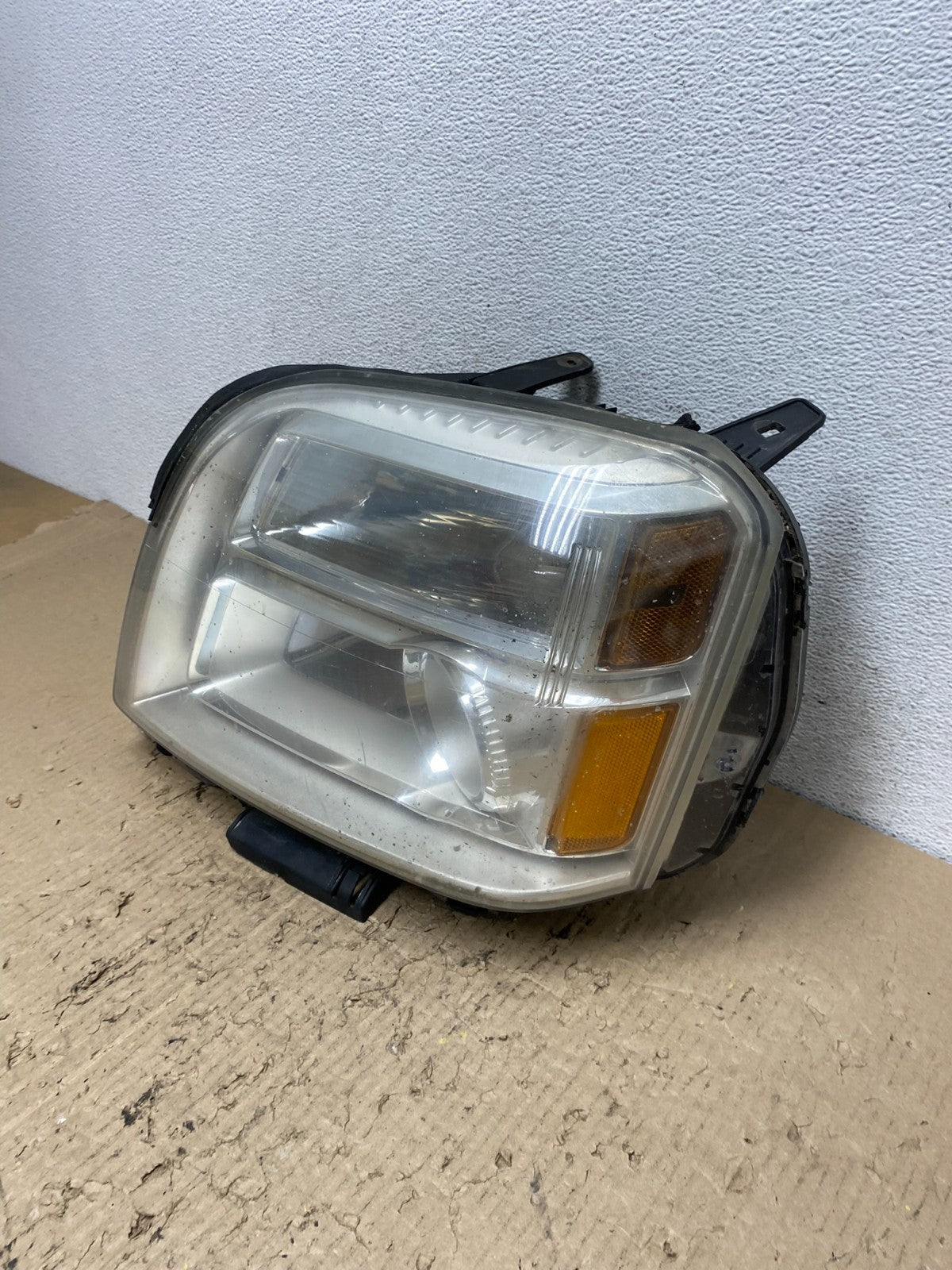2010 to 2015 GMC Terrain Halogen Left Driver Lh Side Headlight AF7253 DW1