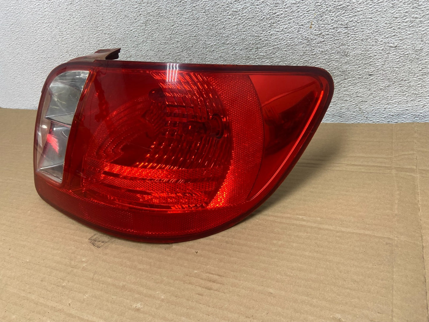 2006 to 2011 Kia Rio Sedan Right Passenger RH Side Tail Light AG8848 DW2
