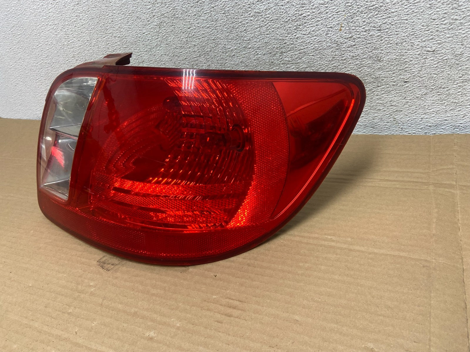 2006 to 2011 Kia Rio Sedan Right Passenger RH Side Tail Light AG8848 DW2