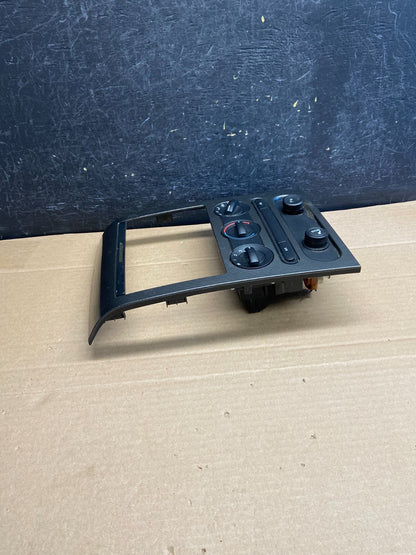 2004 to 2008 Ford F150 Radio Climate Dash Bezel Surround Black ag50244 DG1