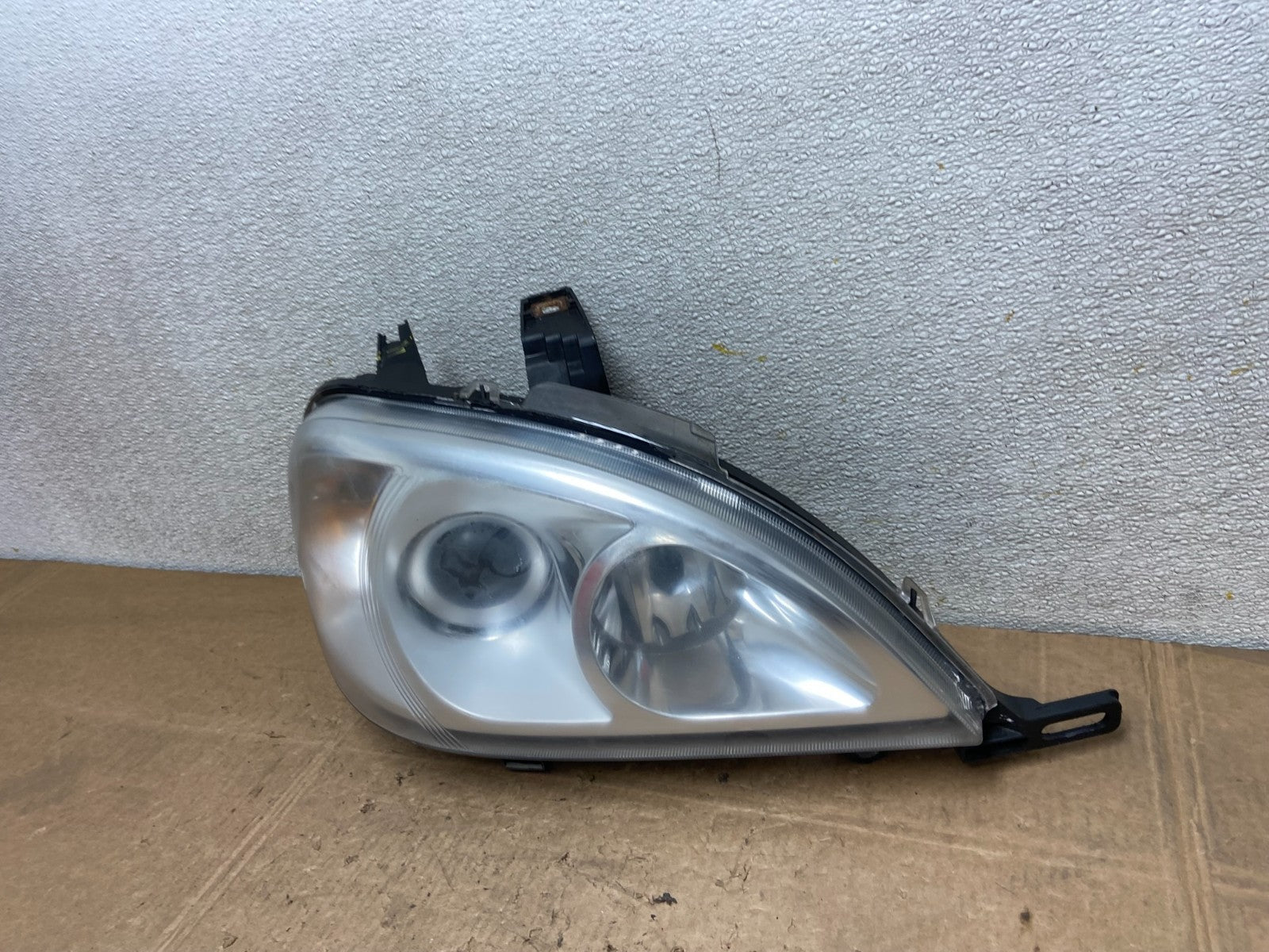2002-2005 Mercedes ML ML350 ML500 Right Passenger RH Halogen Headlight Y6016 DW1